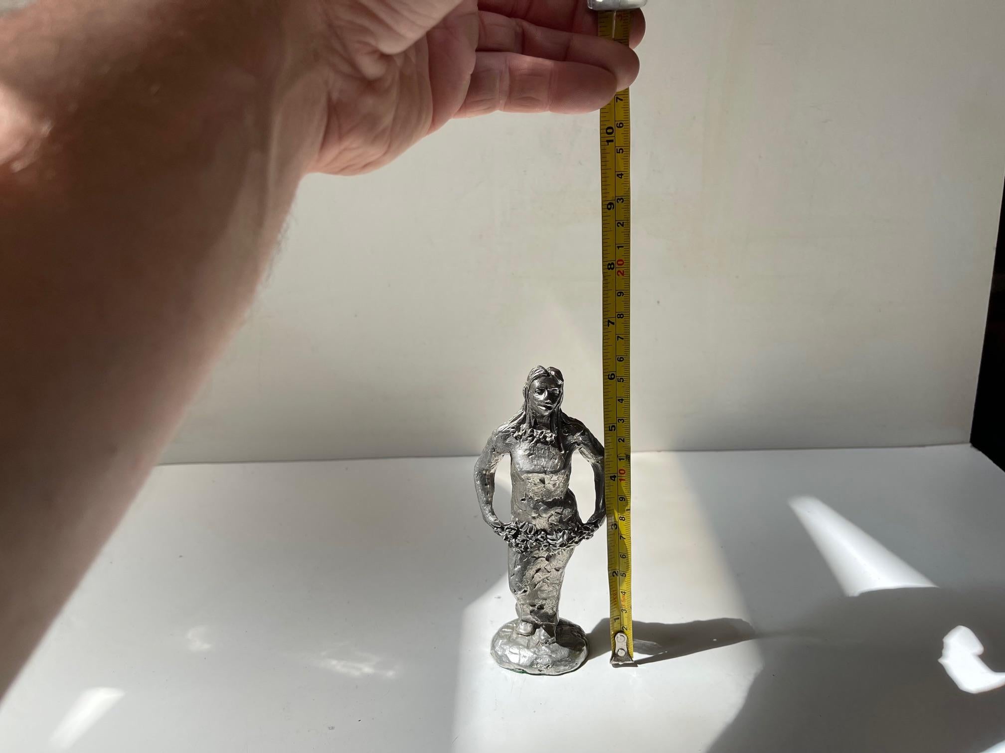 Sculpture féminine Myron en étain plaqué argent, années 1980 en vente 1