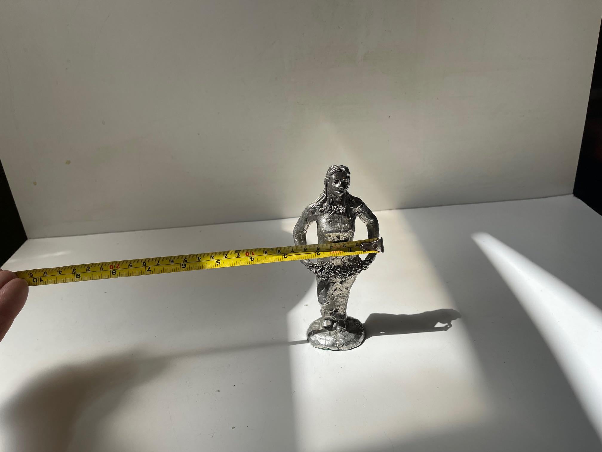 Sculpture féminine Myron en étain plaqué argent, années 1980 en vente 2