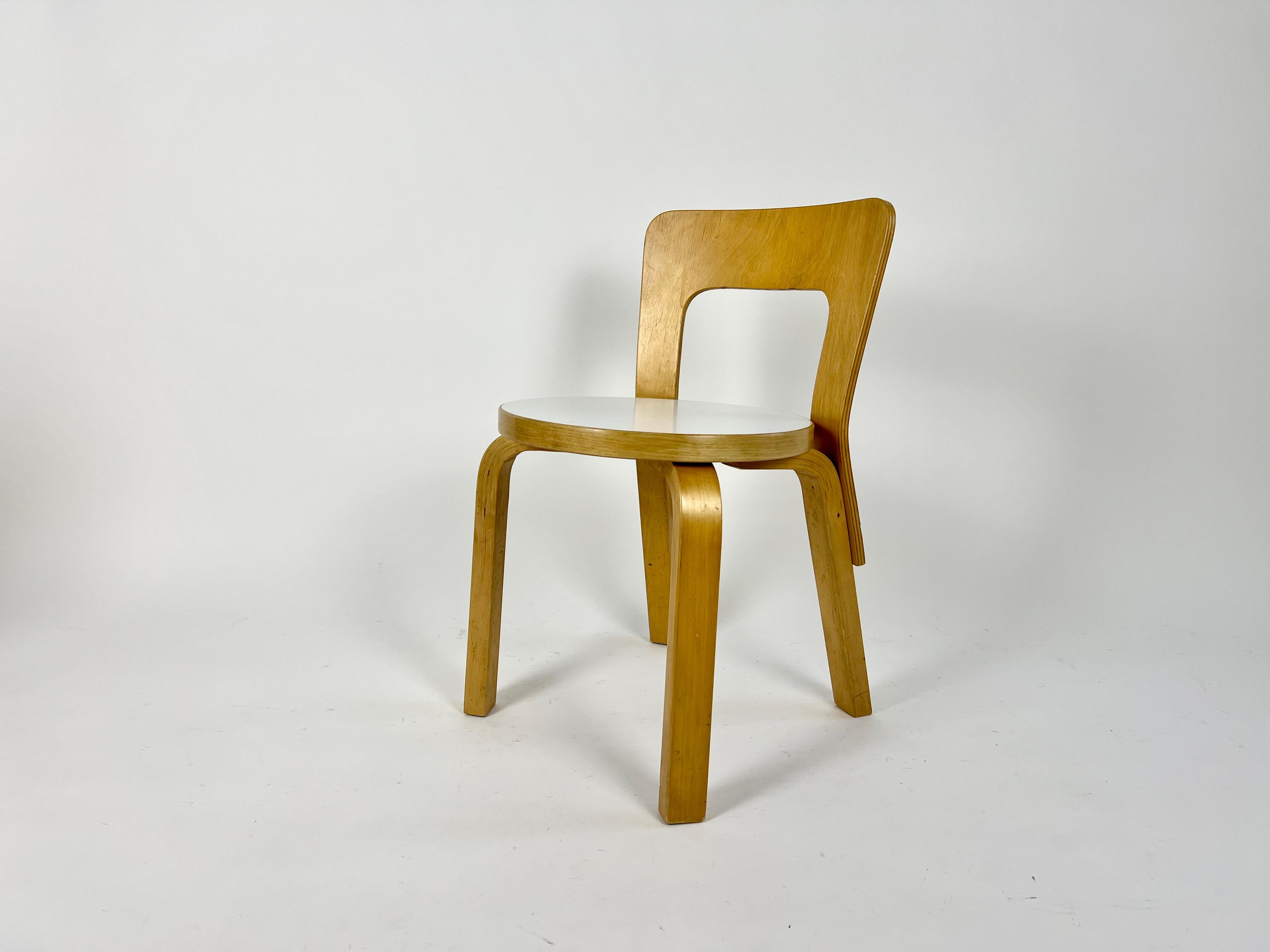 Vintage N65 children's chairs by Alvar Aalto for Artek, Finland 1960-70 For Sale 2