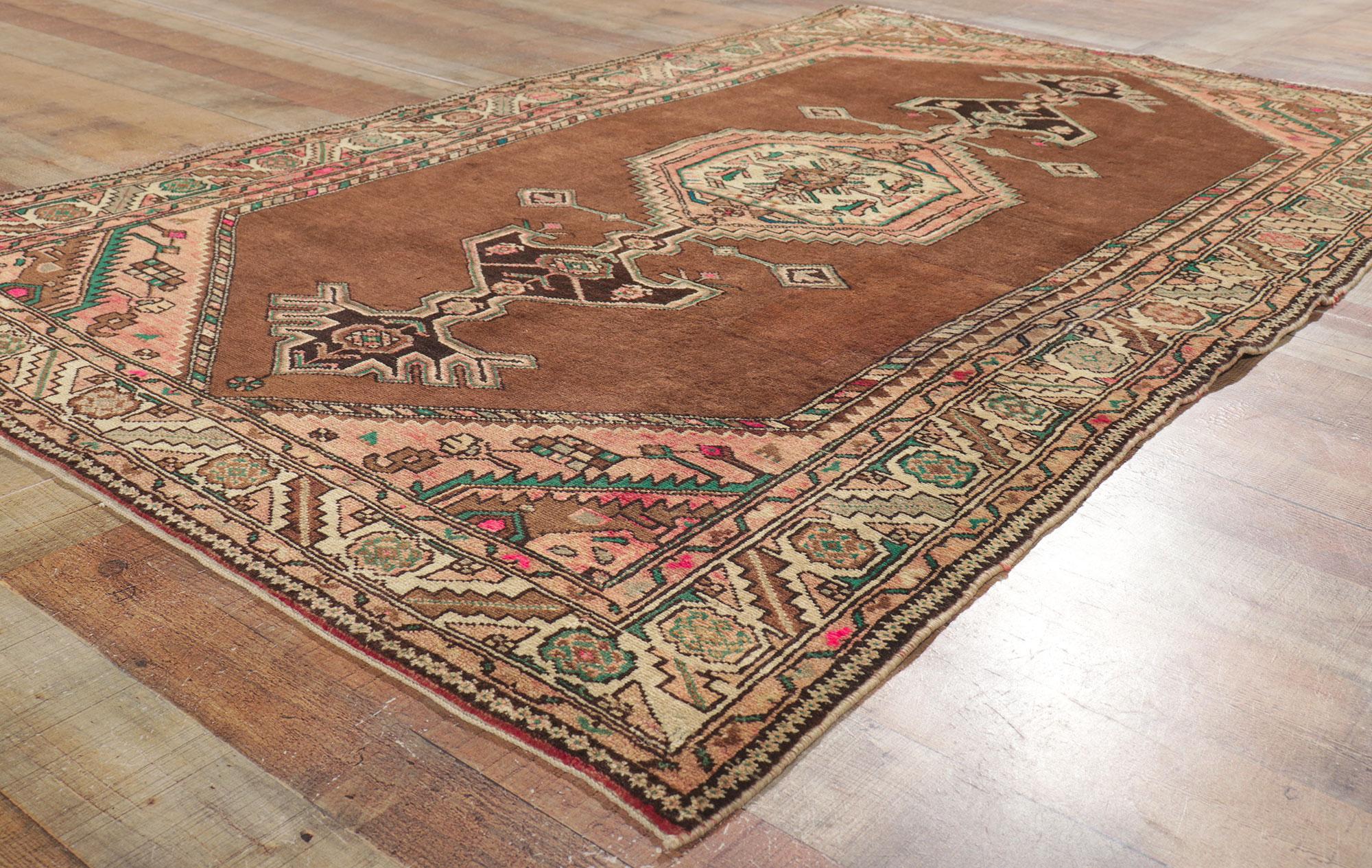 Persischer Nahavand-Hamadan-Teppich aus den 1940er Jahren mit Tribal-Stil (Wolle) im Angebot