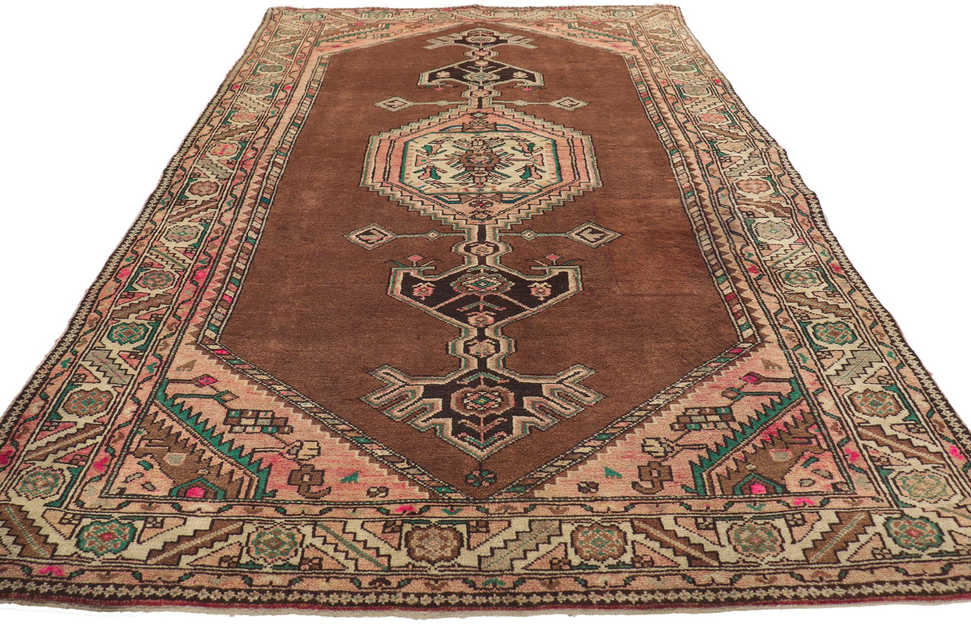 Persischer Nahavand-Hamadan-Teppich aus den 1940er Jahren mit Tribal-Stil (Stammeskunst) im Angebot
