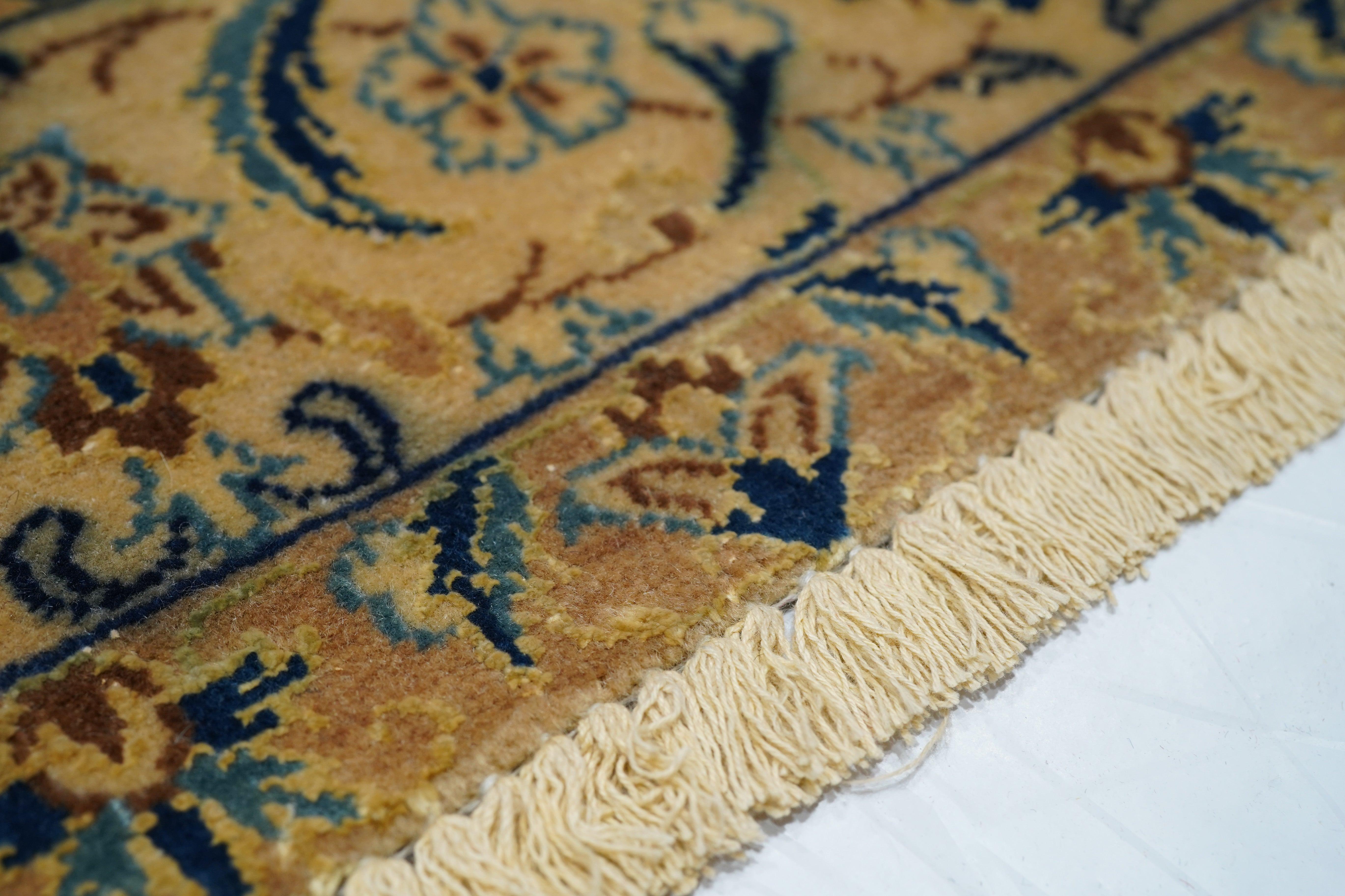 20th Century Vintage Nain Rug 4'5'' x 7'4'' For Sale