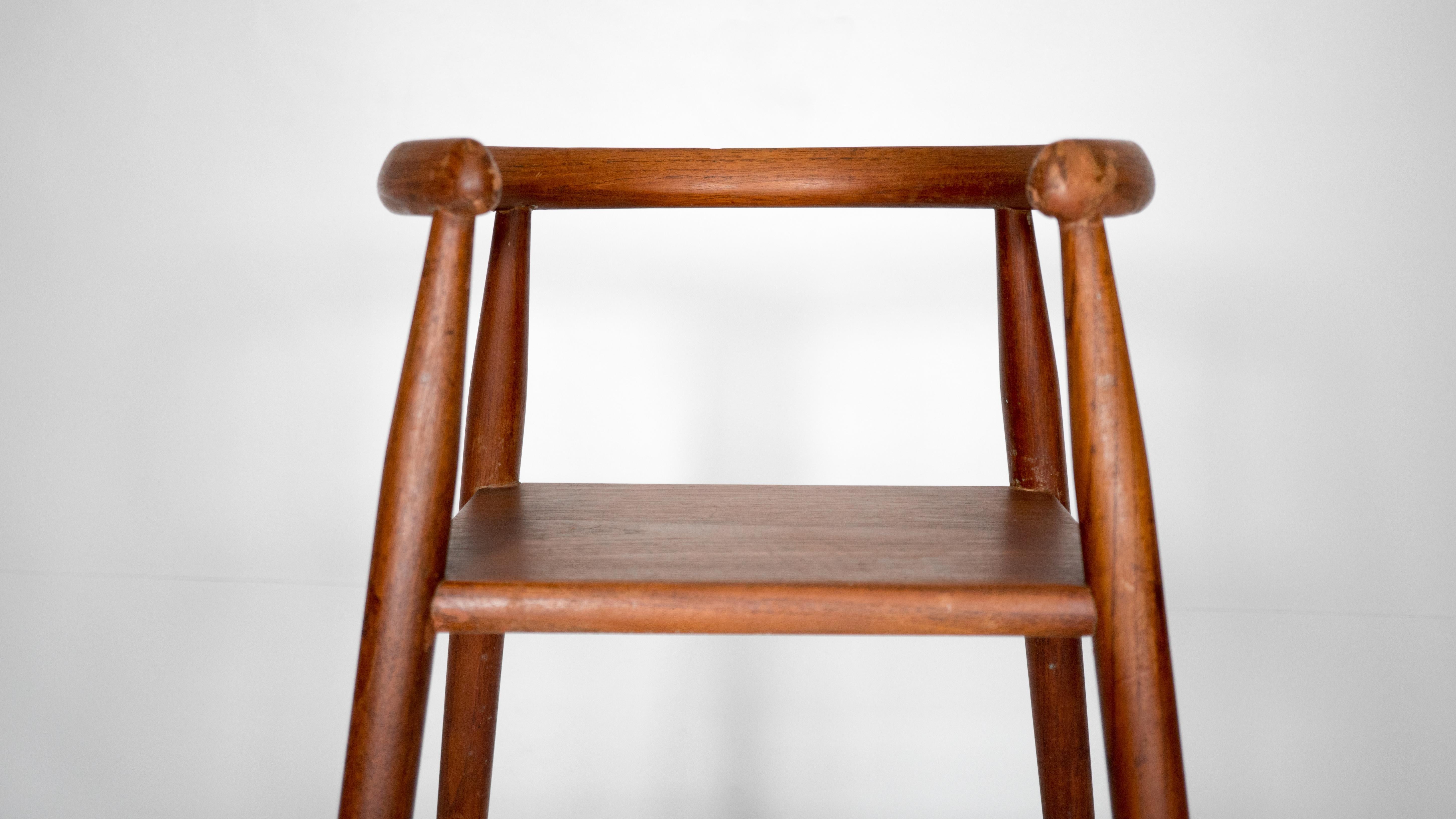 Mid-Century Modern Chaise haute vintage en teck pour enfant 'Model 115' de Nanna Ditzel en vente