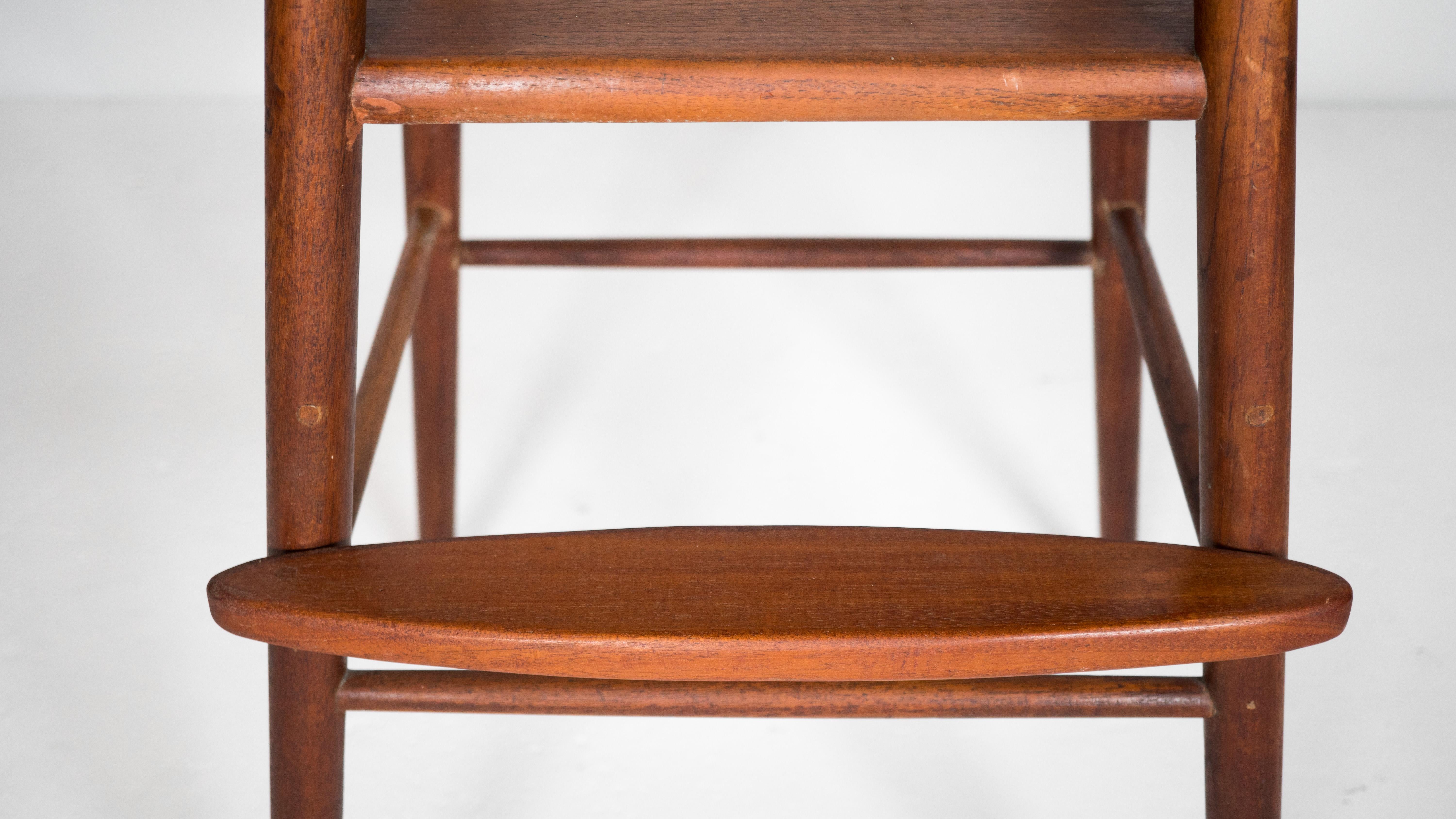 Vintage Nanna Ditzel 'Model 115' Teak Child’s High Chair In Good Condition For Sale In Boston, MA