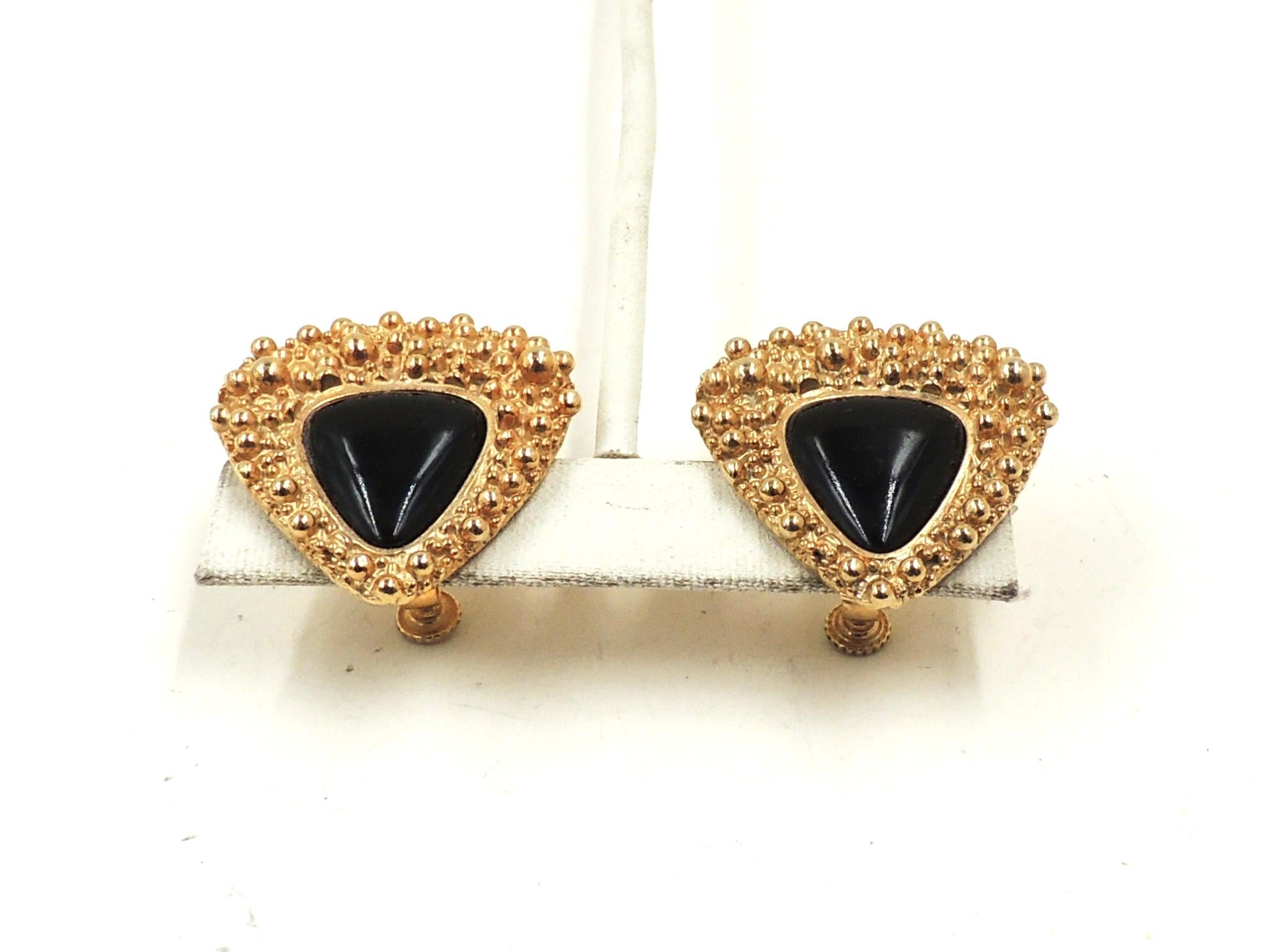 Women's Vintage Napier Ad Piece Modernist Goldtone & Black Resin Clip Earrings For Sale