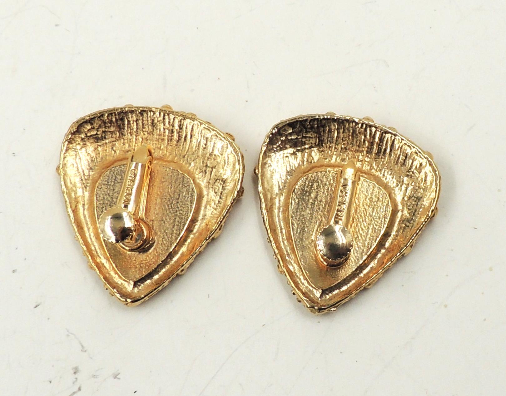 Vintage Napier Ad Piece Modernist Goldtone & Black Resin Clip Earrings For Sale 3