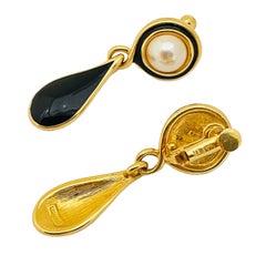 Vintage NAPIER gold enamel pearl drop designer runway clip on earrings