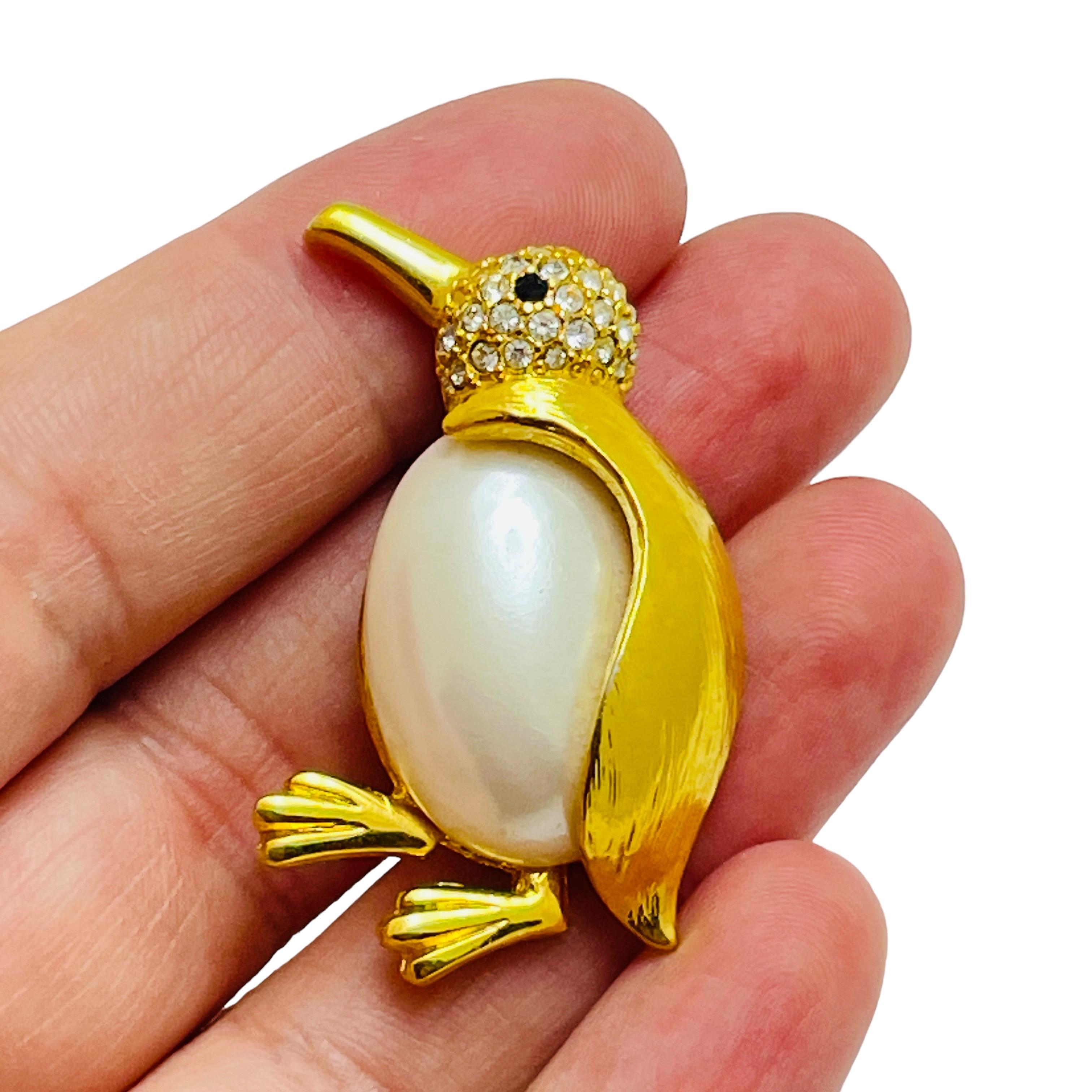 Women's Vintage NAPIER gold tone pearl rhinestone penguin figural designer brooch For Sale
