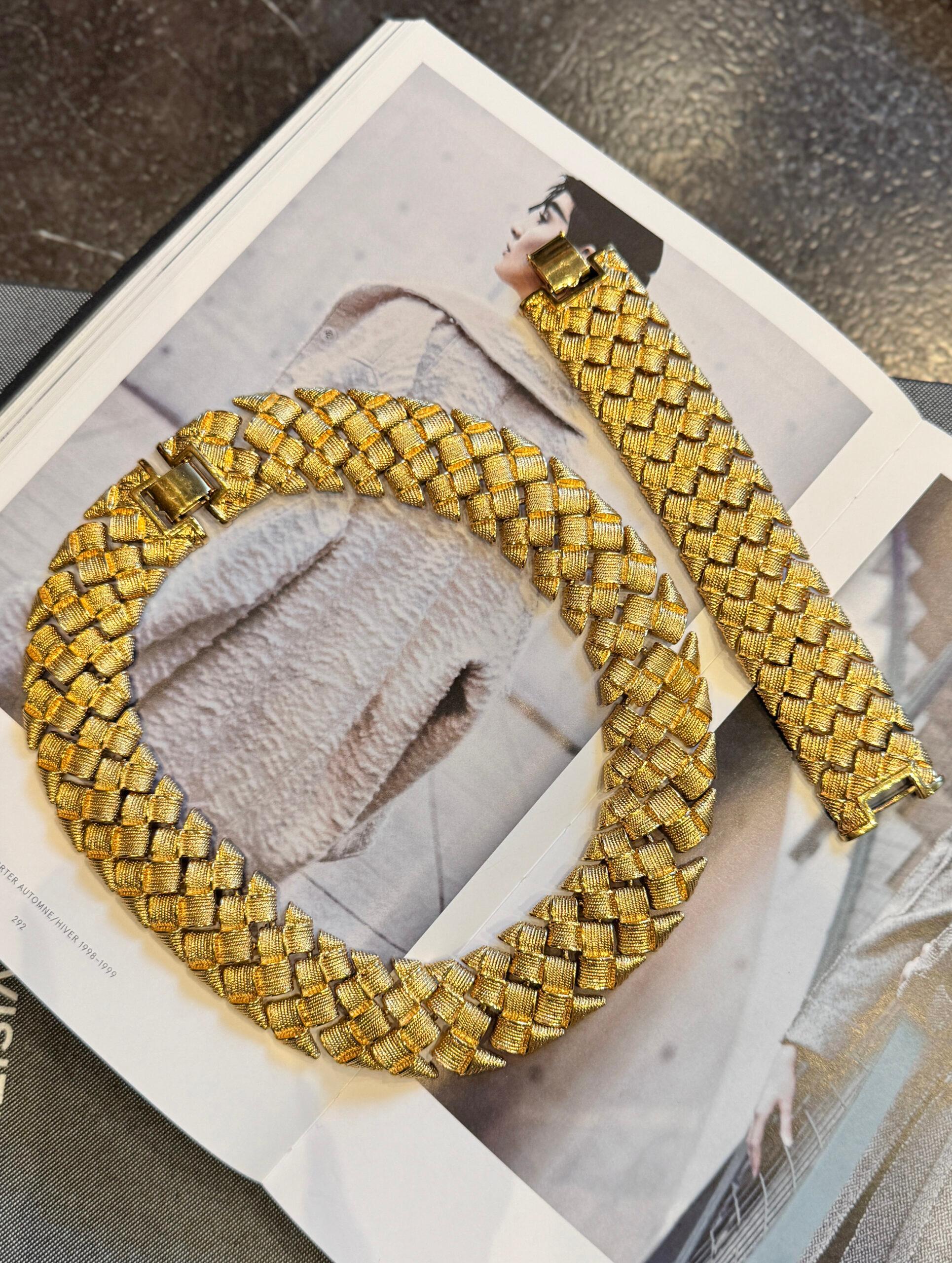 Vintage Napier gold-tone two-pieces set, chunky weave collar necklace & bracelet For Sale 1