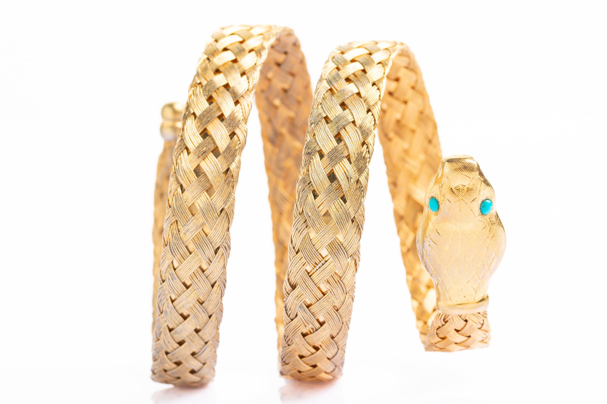 Taille cabochon Vintage Napier Victorian Style Gold Metal Snake Bangle With A Turquoise en vente