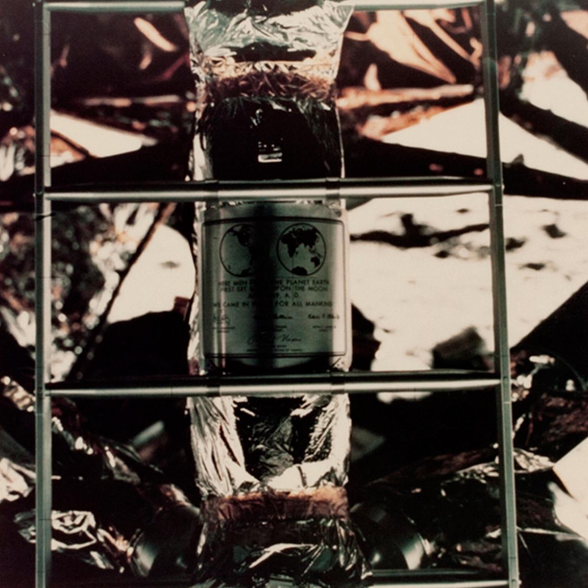 Fotografía antigua de la NASA del alunizaje del Apolo 11 Estadounidense en venta