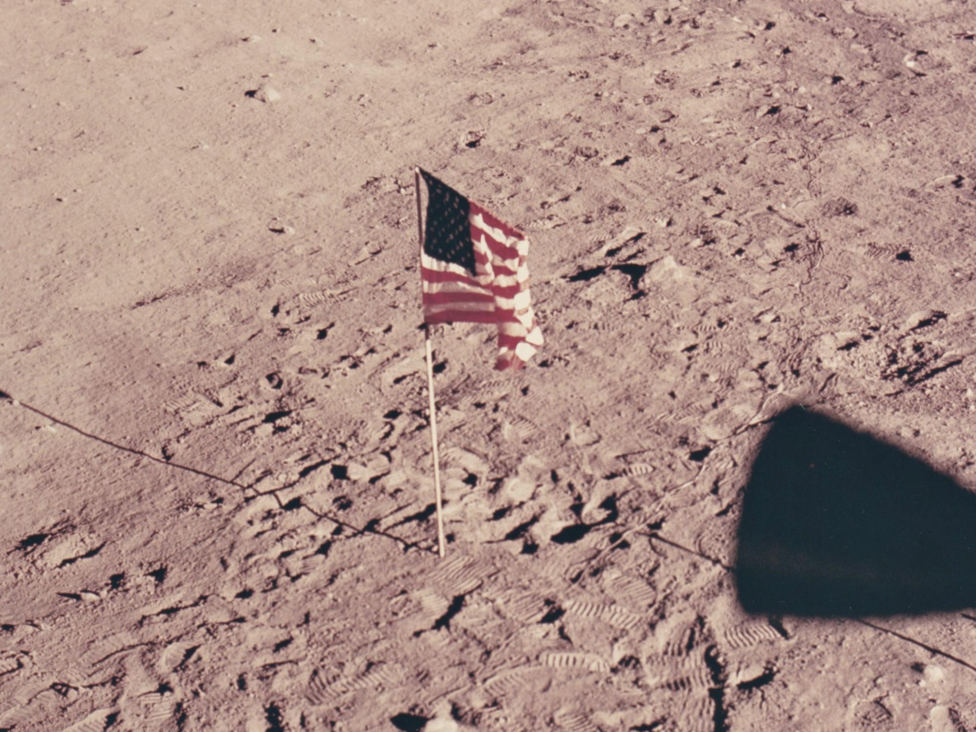 Vintage NASA Photograph of the Apollo 11 Moon Landing In Excellent Condition In Brooklyn, NY