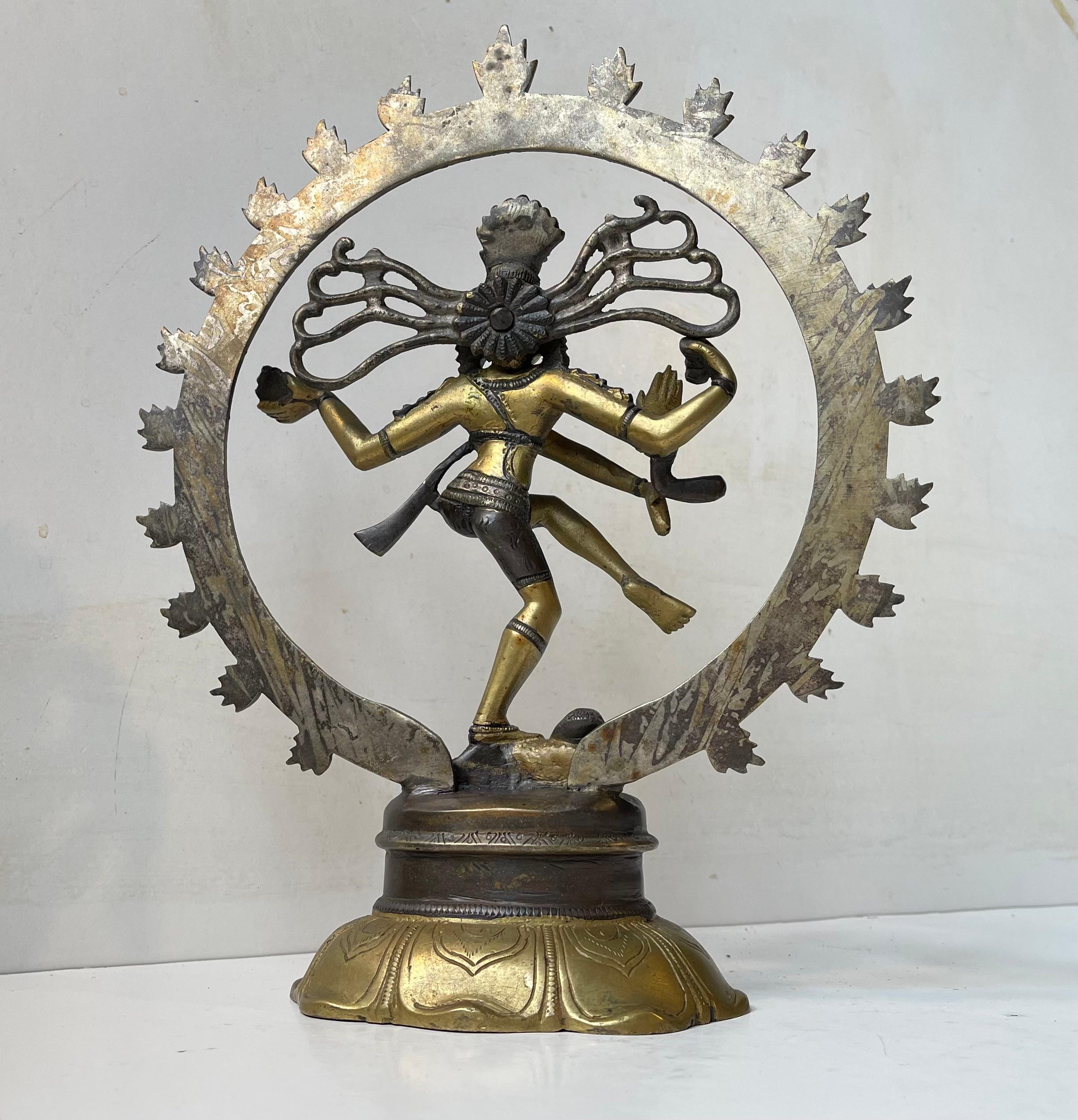 Scultura Nataraj Dancing Shiva in bronzo, vintage, anni '70 in vendita 2