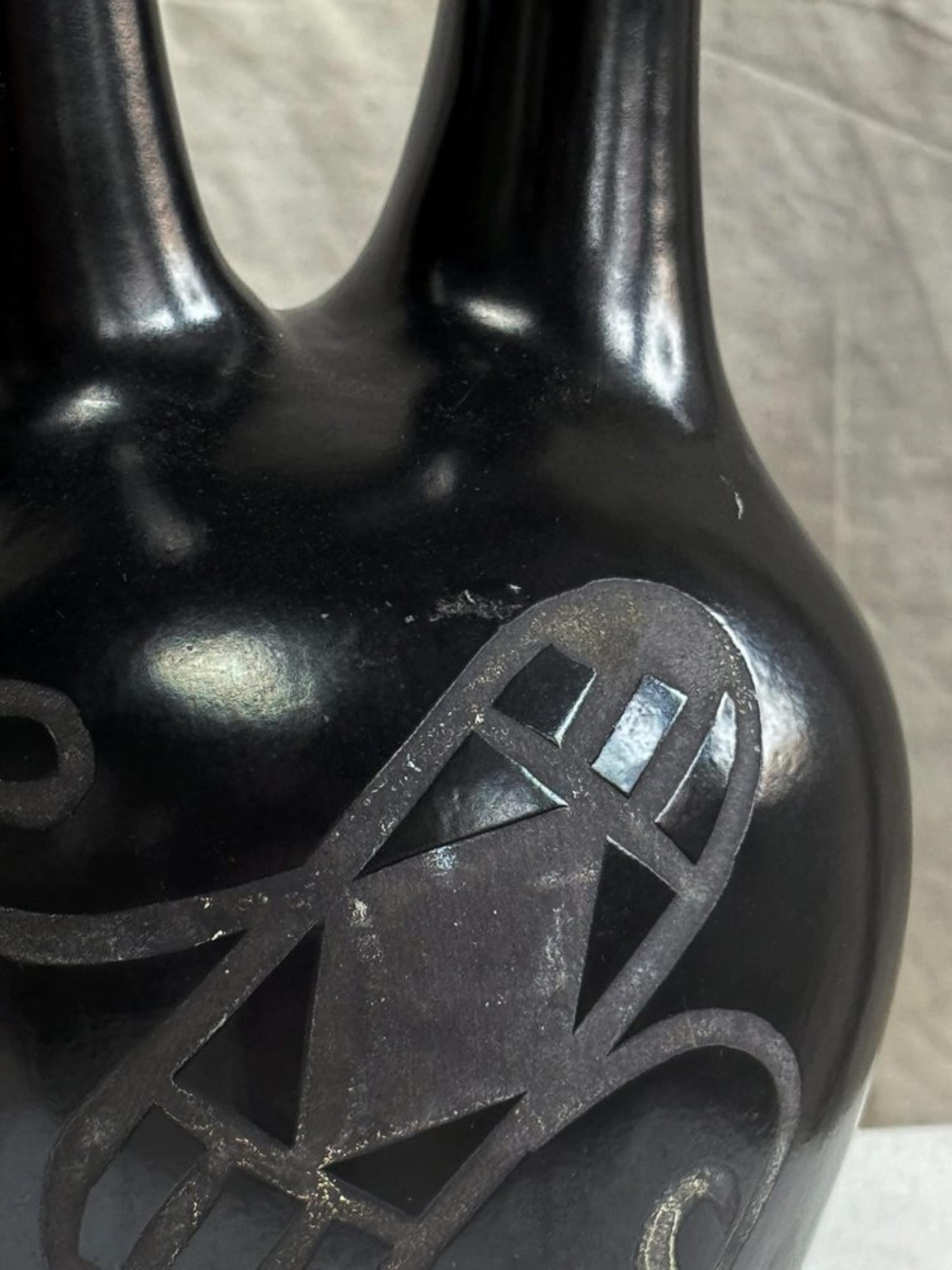 Vintage Native American Schwarz geätzt Hochzeit Vase im Zustand „Gut“ in West Hollywood, CA
