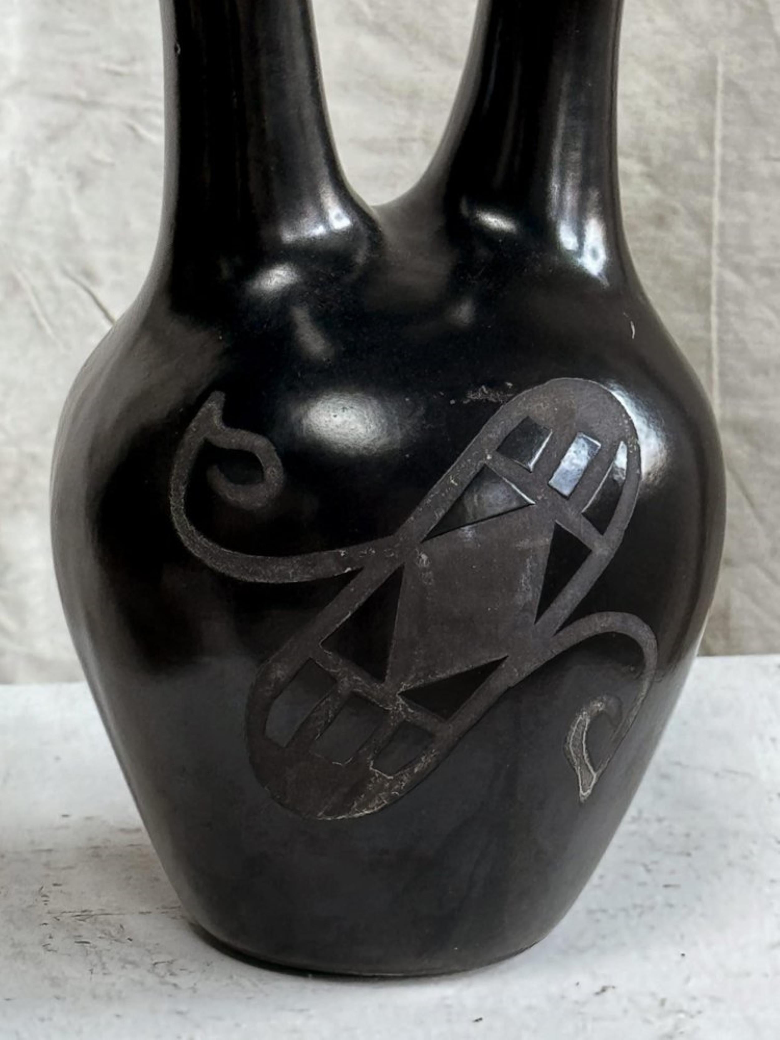 Vintage Native American Schwarz geätzt Hochzeit Vase (20. Jahrhundert)