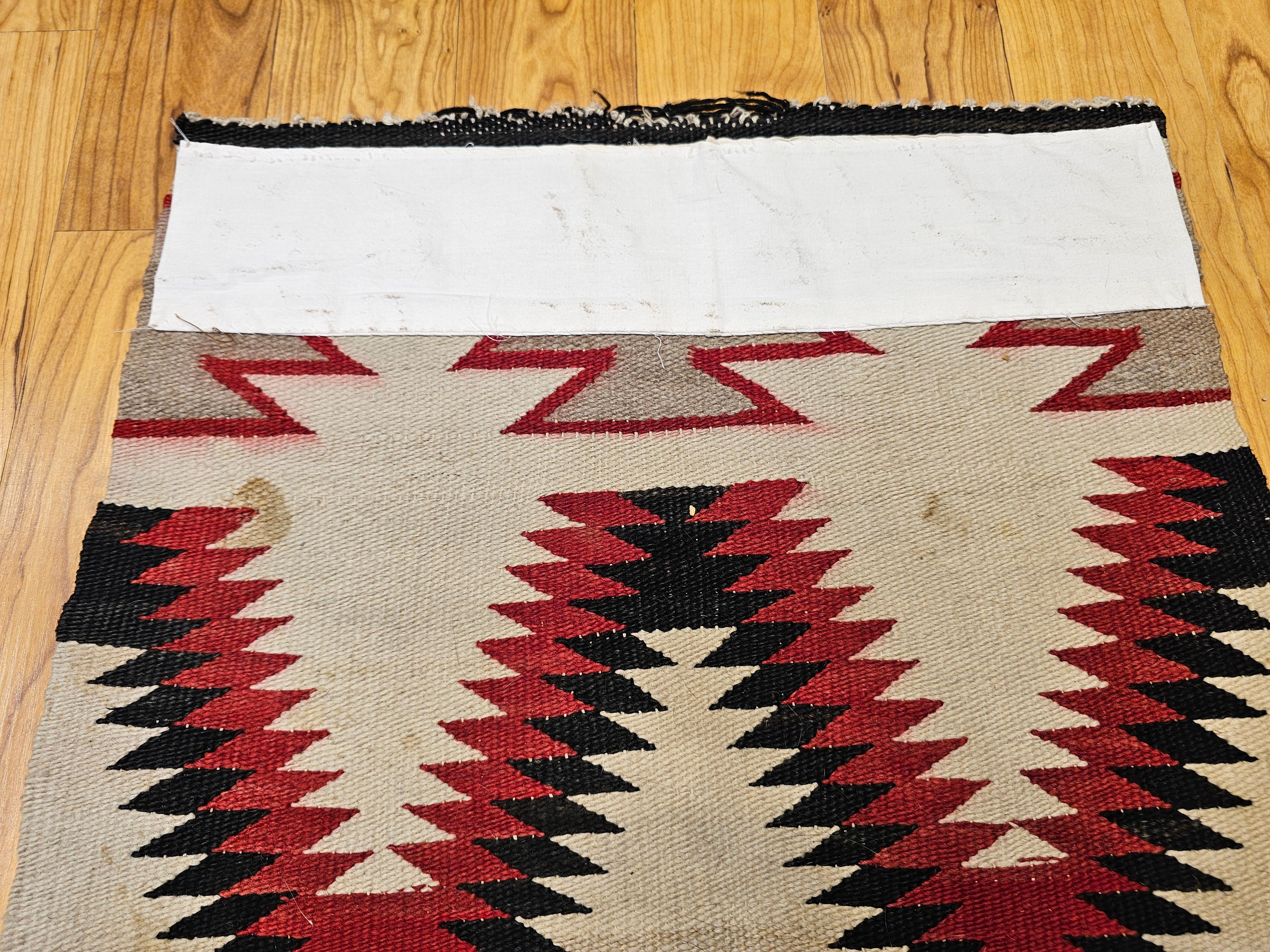 Vintage Native American Navajo Area Rug in Eye Dazzler Pattern in Ivory, Red For Sale 3