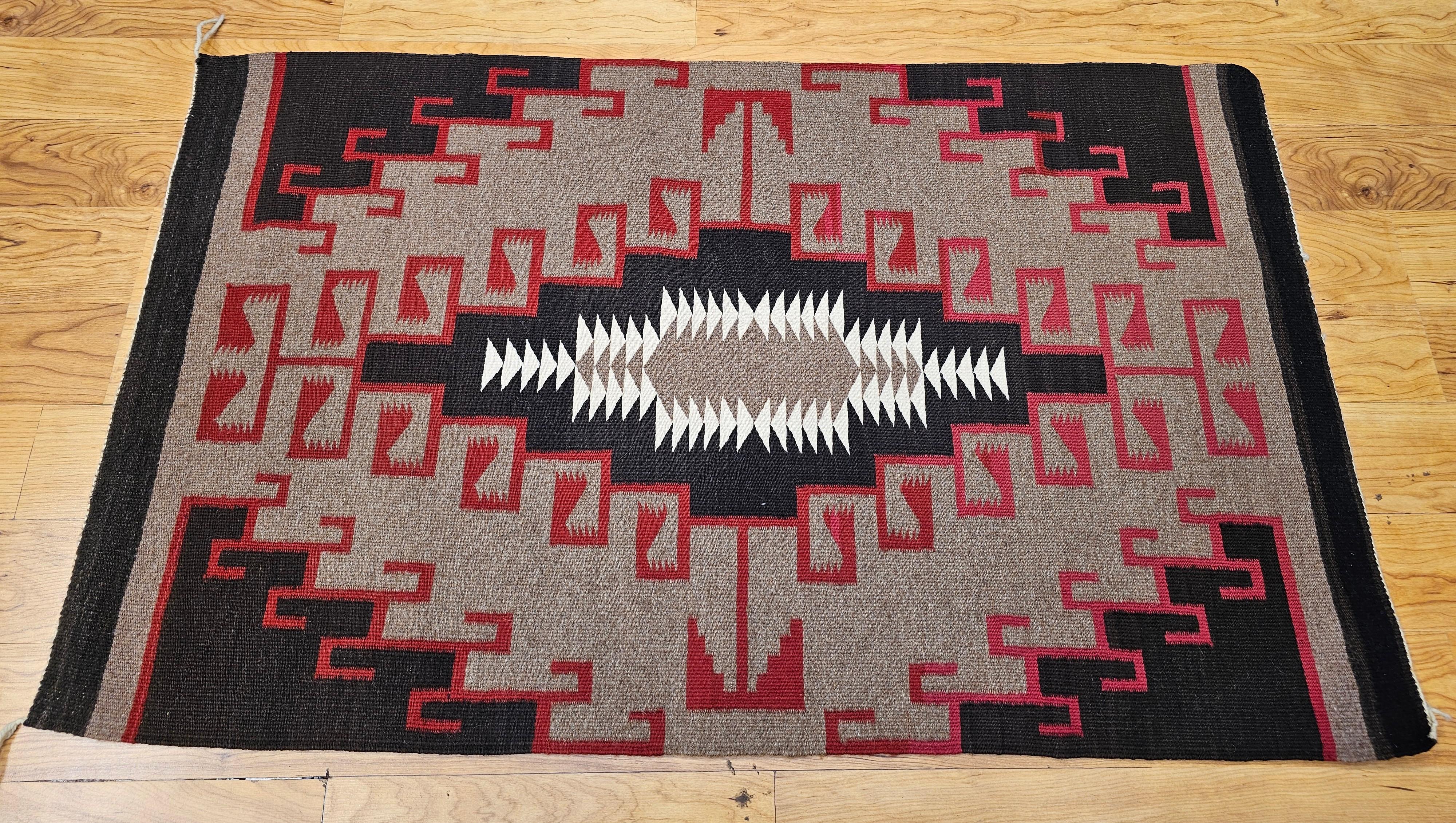 Tappeto Navajo d'epoca in color farina d'avena, rosso, avorio e marrone in vendita 4