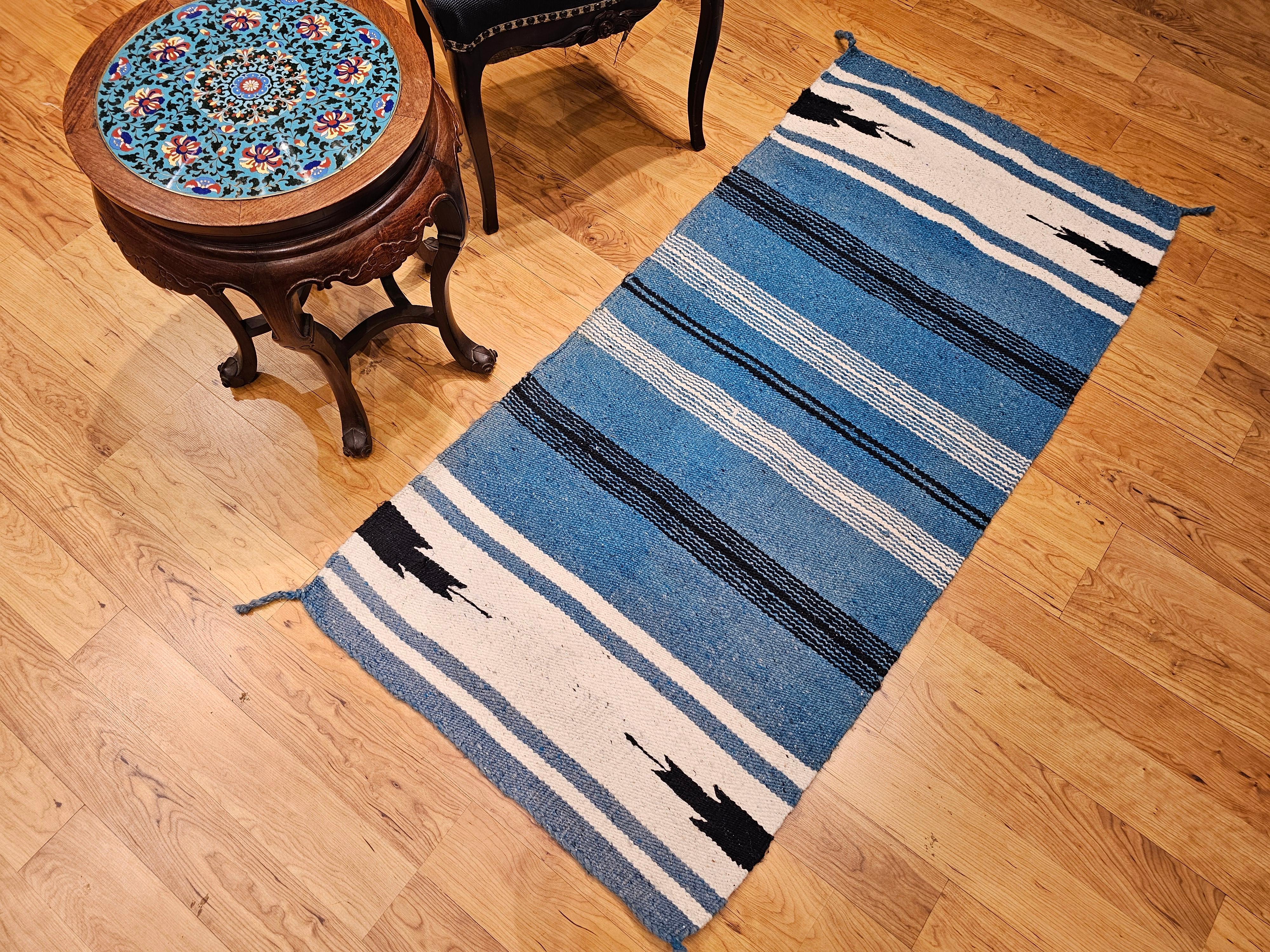 Alfombra vintage navajo azul pavo real en venta 4