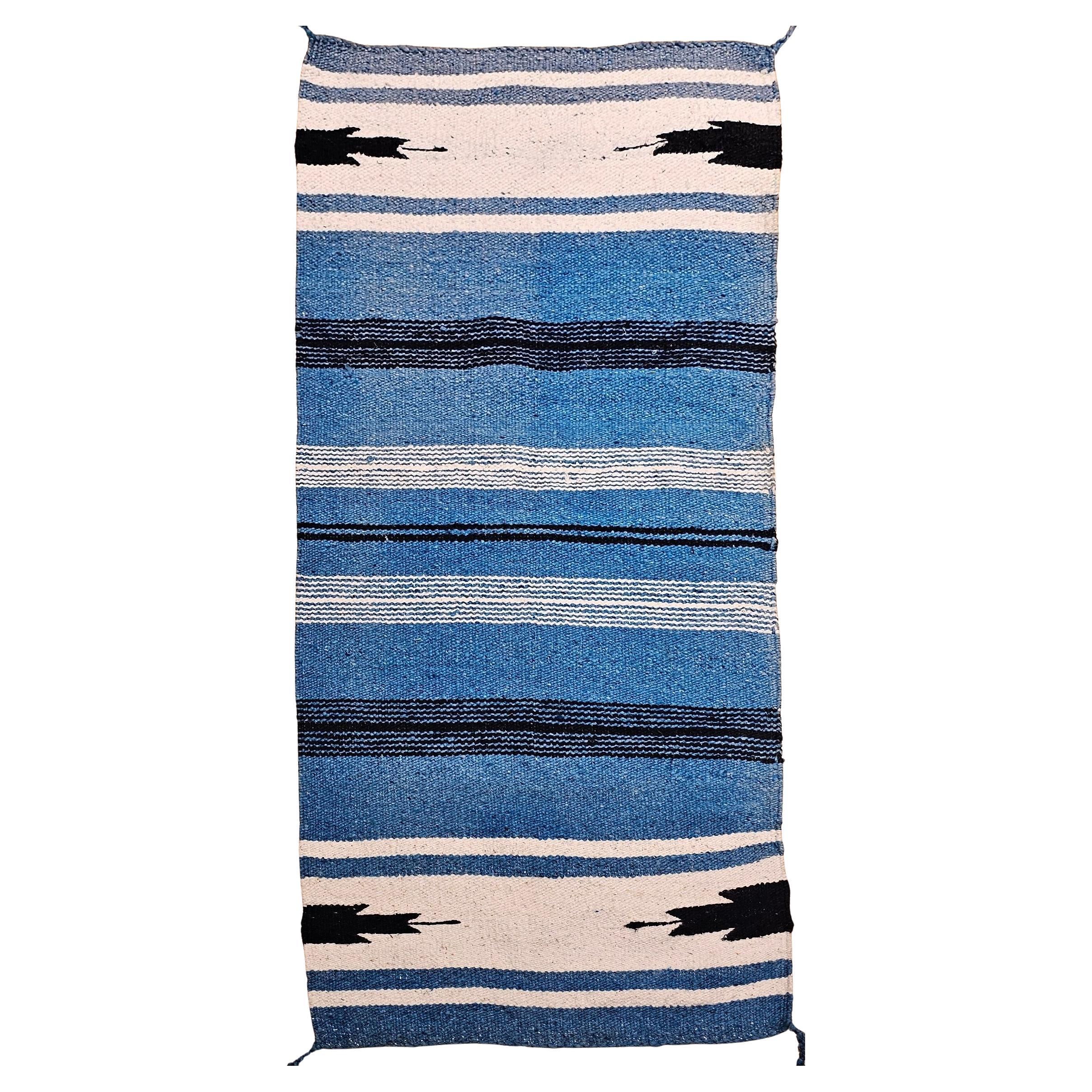 Alfombra vintage navajo azul pavo real en venta