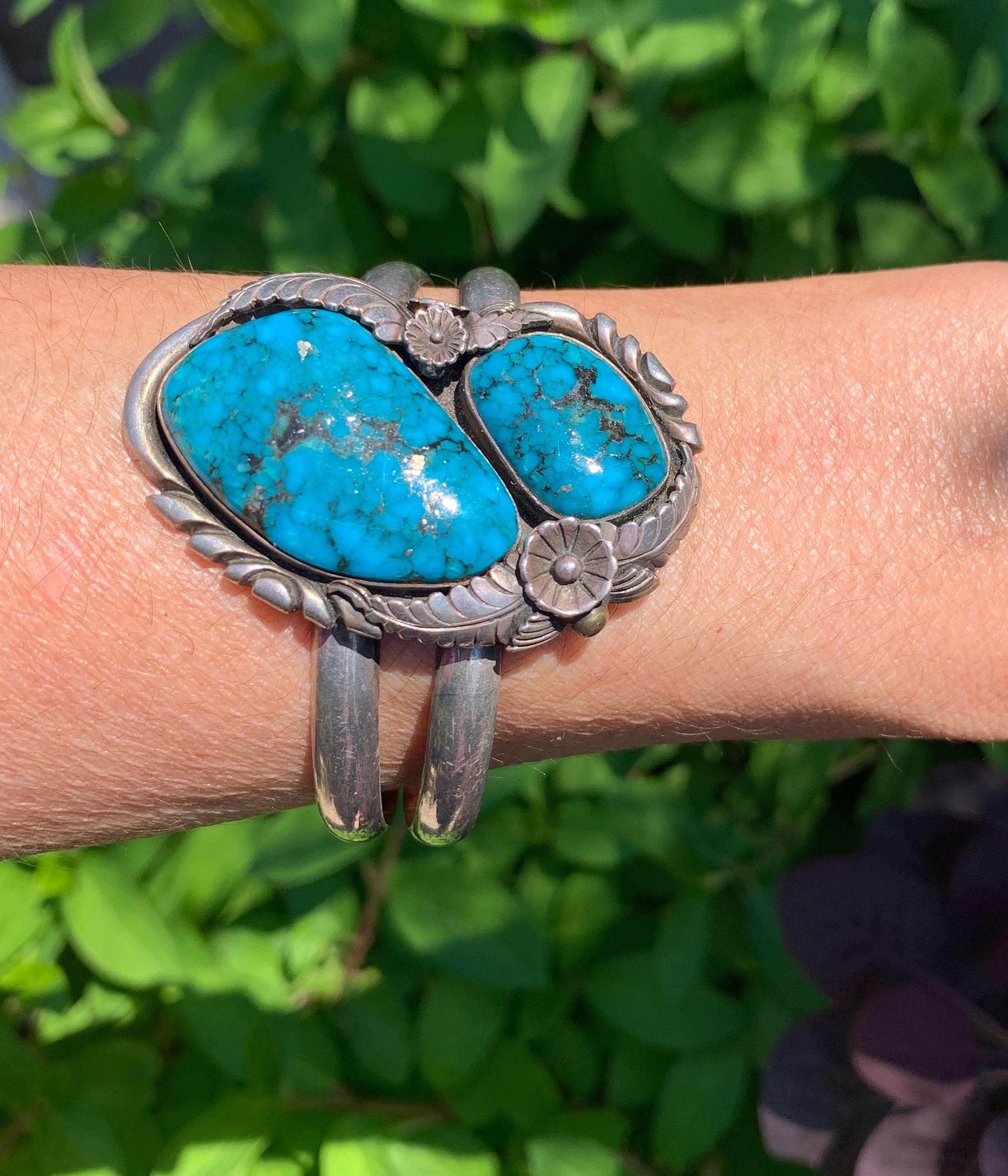 Vintage Native American Navajo Large Morenci Turquoise Bracelet In Good Condition In New York, NY