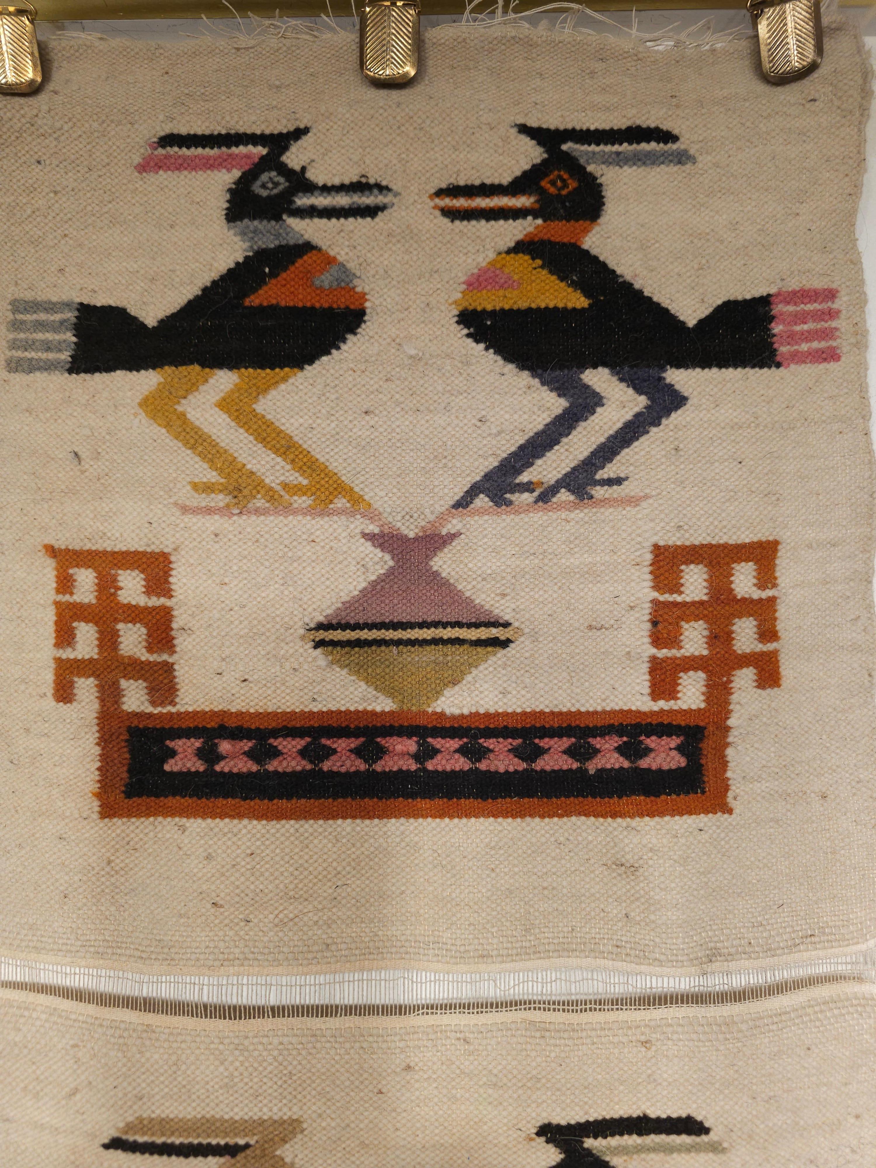 Amerikanischer Navajo-Wandteppich im Vintage-Stil mit mythischen Vögeln-Design, Vintage (amerikanisch) im Angebot
