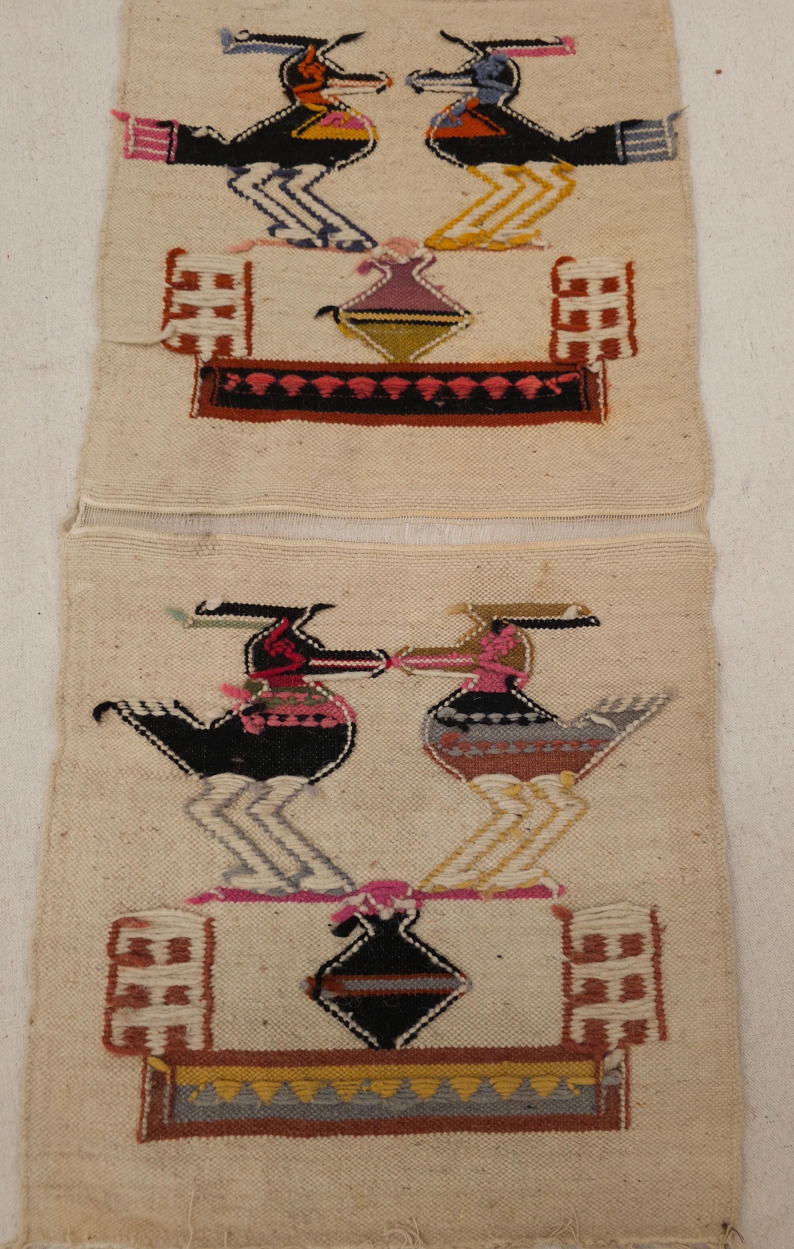 Amerikanischer Navajo-Wandteppich im Vintage-Stil mit mythischen Vögeln-Design, Vintage (Wolle) im Angebot