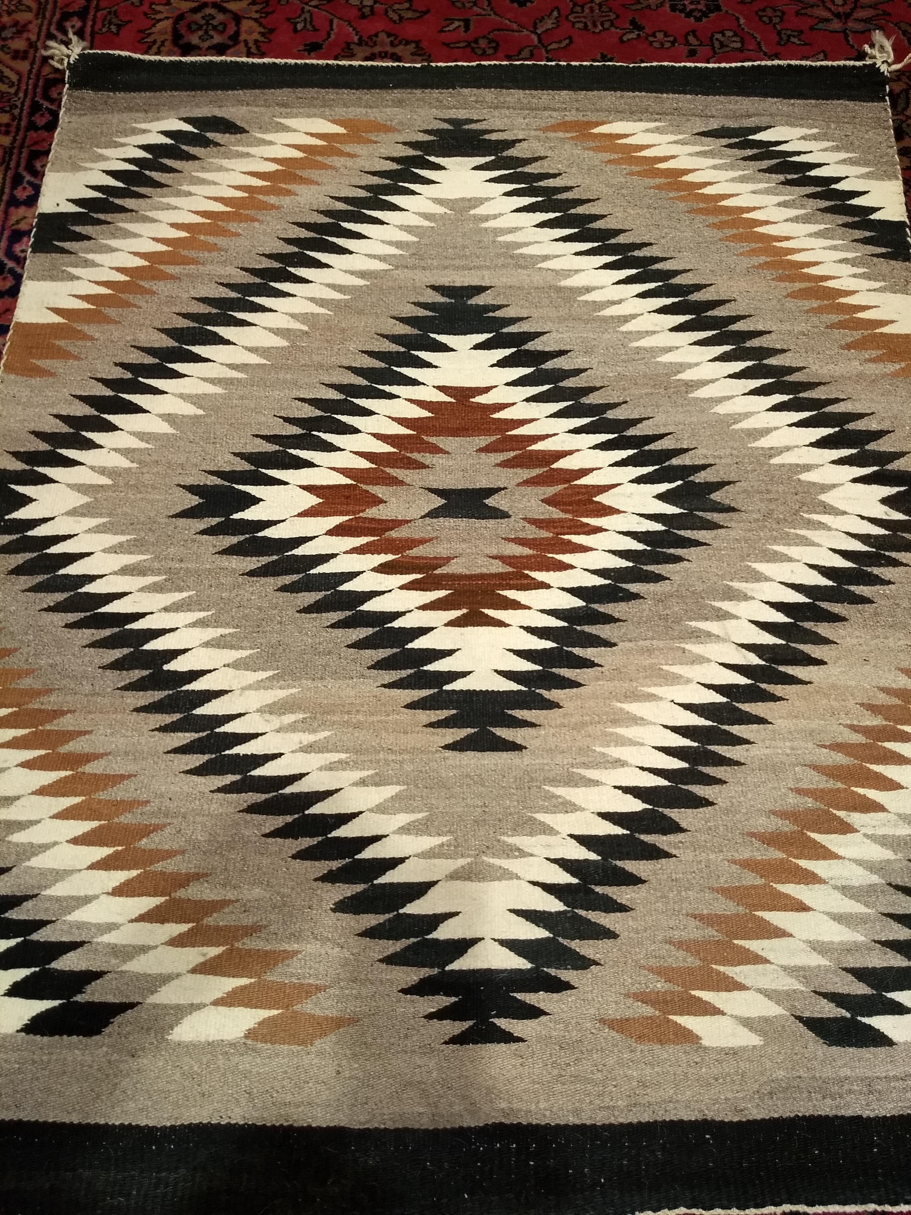 Vintage Native American Navajo Rug in Eye Dazzler Pattern in Earth Tone Colors For Sale 7