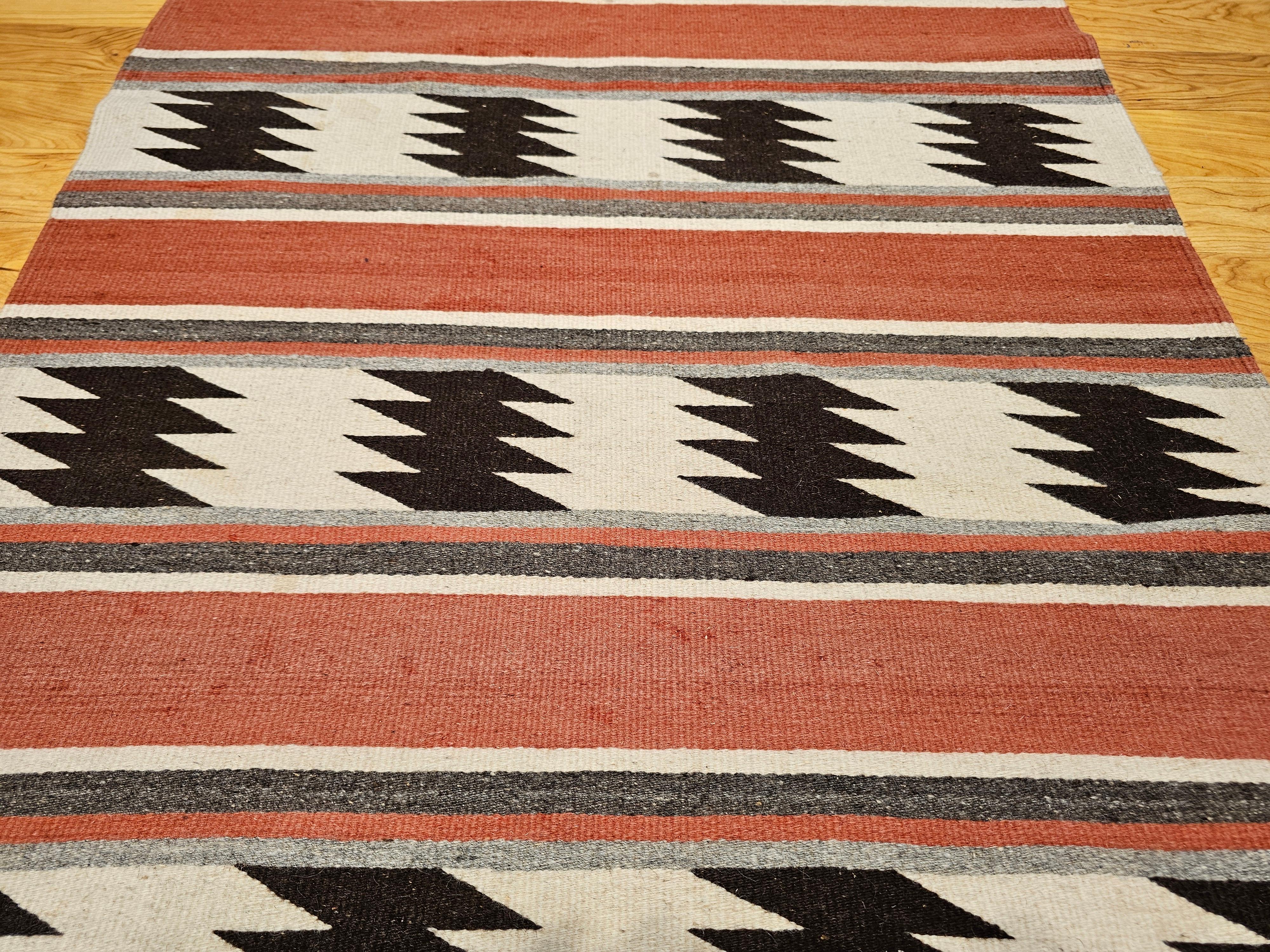 Vintage Native American Navajo Area Rug in Brick Red, Brown, Gray & Ivory In Good Condition For Sale In Barrington, IL