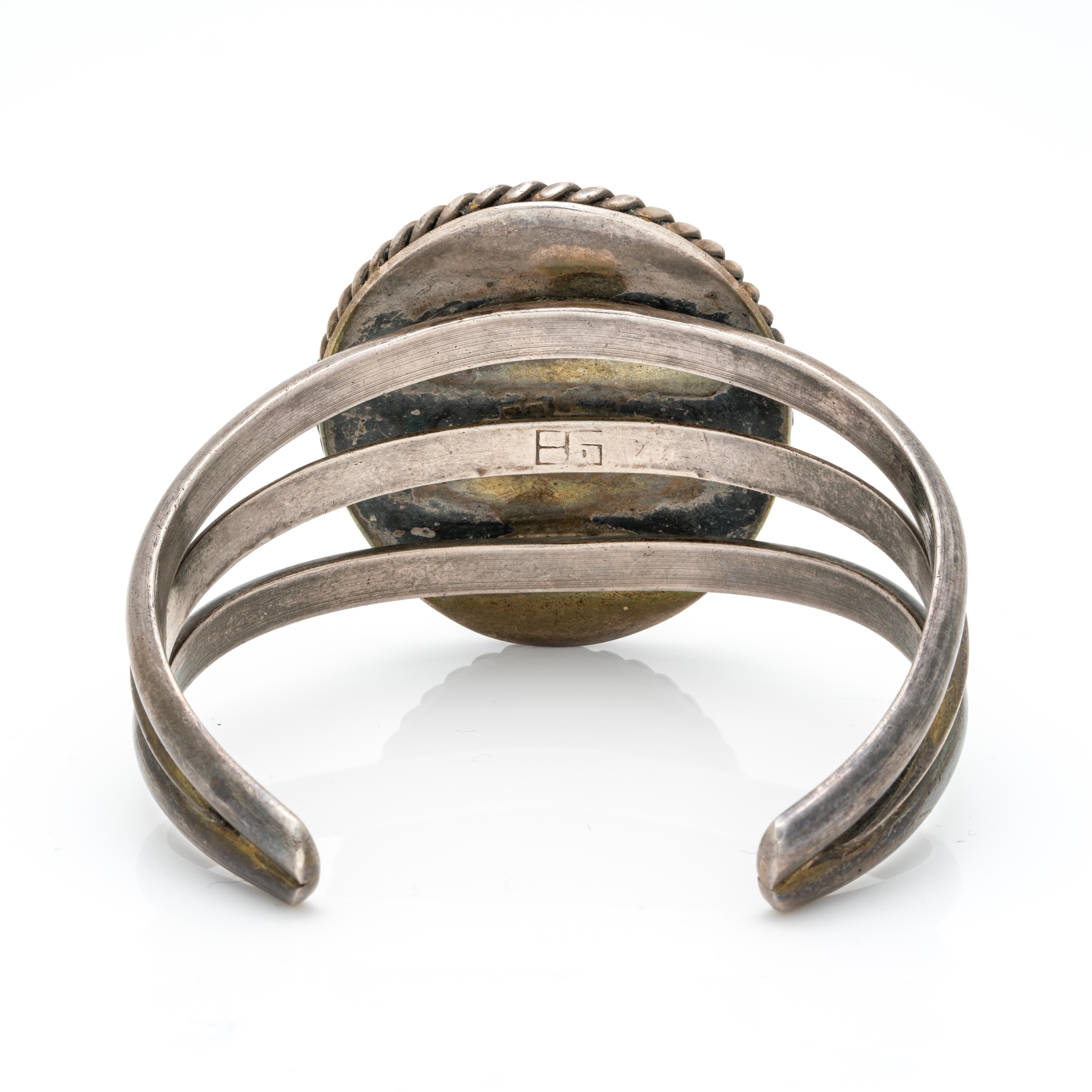 Women's or Men's Vintage Native American Navajo Sterling and Gaspeite Bracelet Cuff
