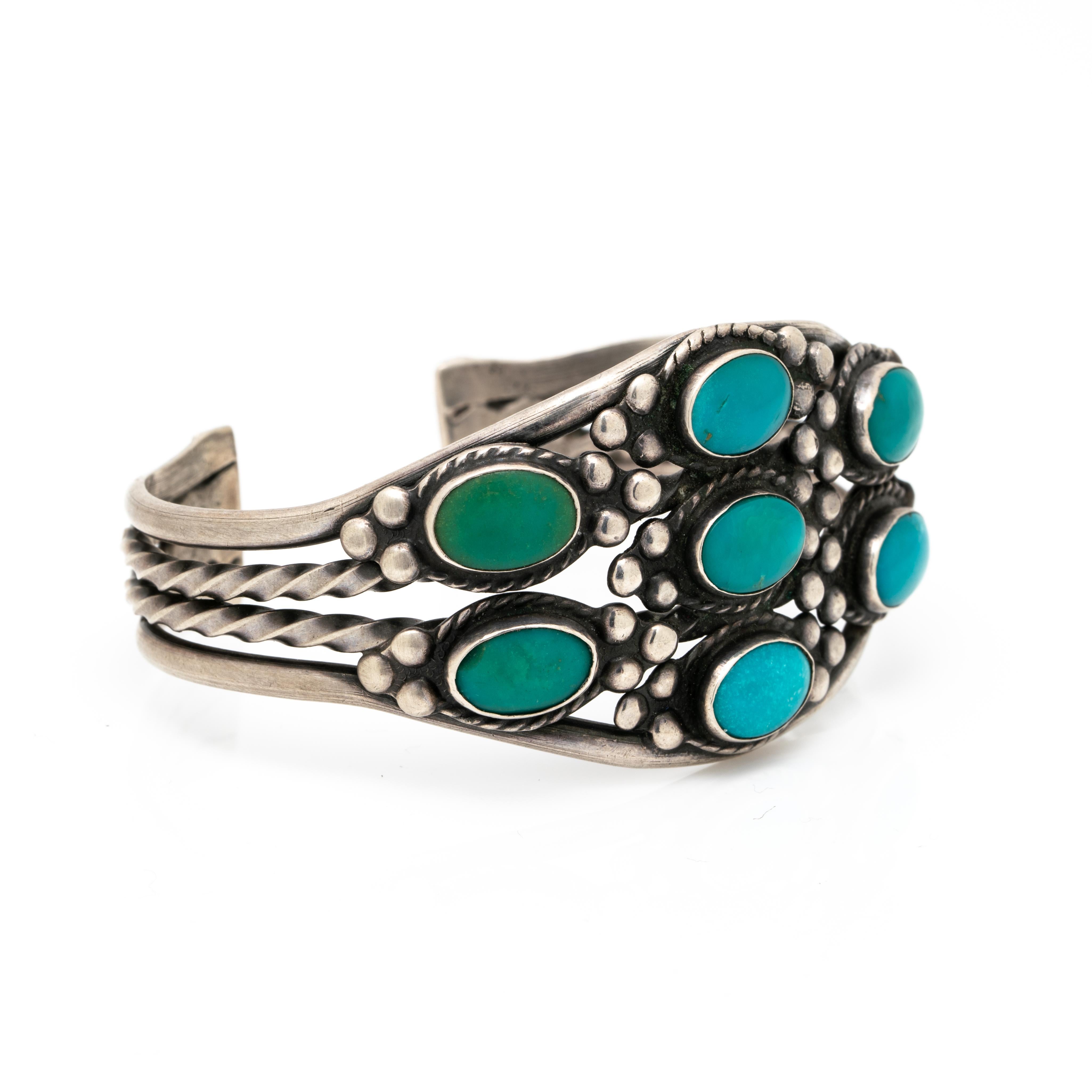 Oval Cut Vintage Native American Navajo Sterling and Turquoise Bracelet Cuff For Sale