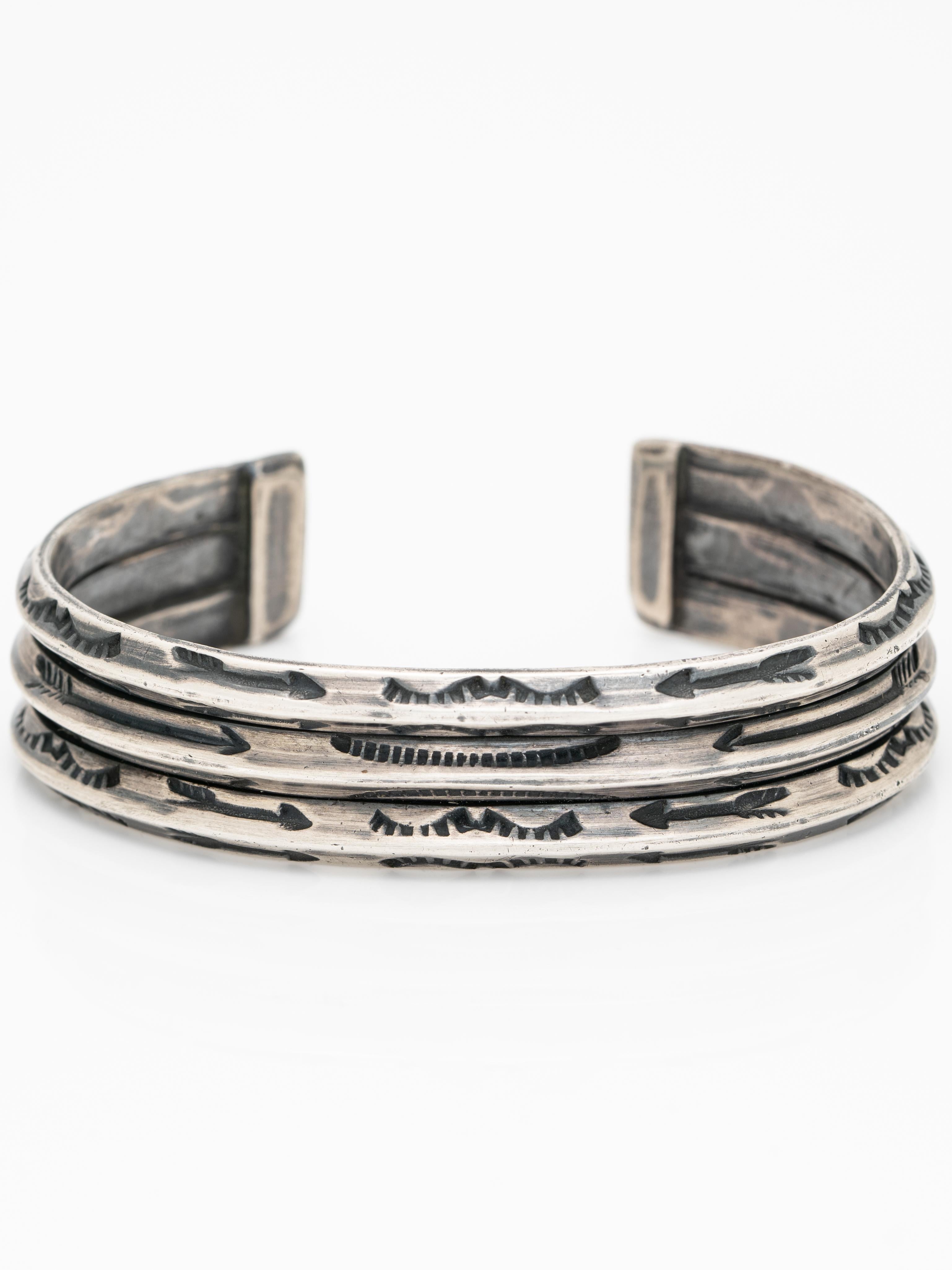 Women's or Men's Vintage Native American Navajo Sterling Hand Engraved Arrows Bracelet Cuff For Sale