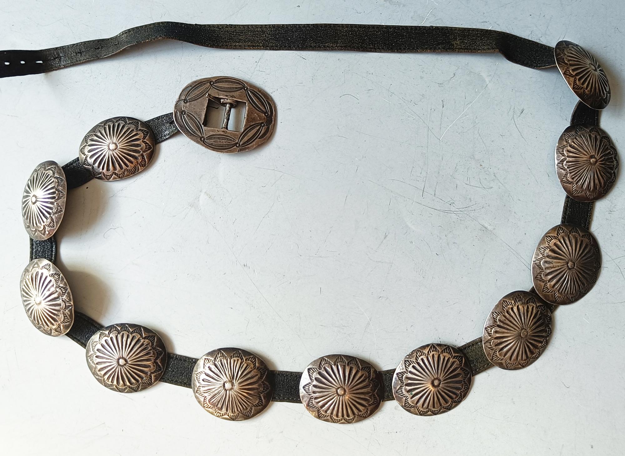 Plata de ley vintage de los nativos americanos Navajo  Sombrero Cinturón Peón viejo Joyas en Bueno estado para la venta en London, GB