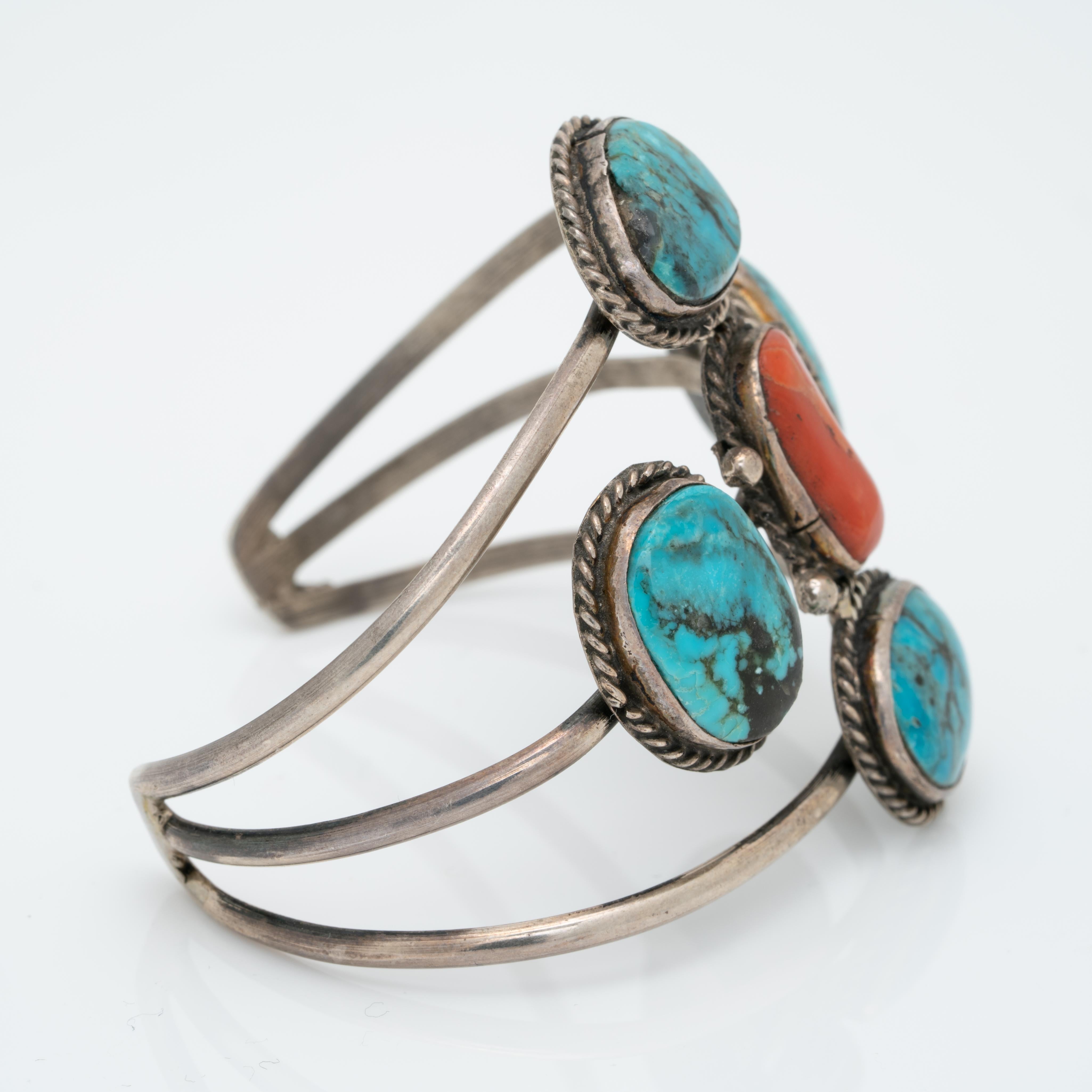 Amérindien Bracelet vintage amérindien Navajo en argent sterling avec turquoise et corail en vente