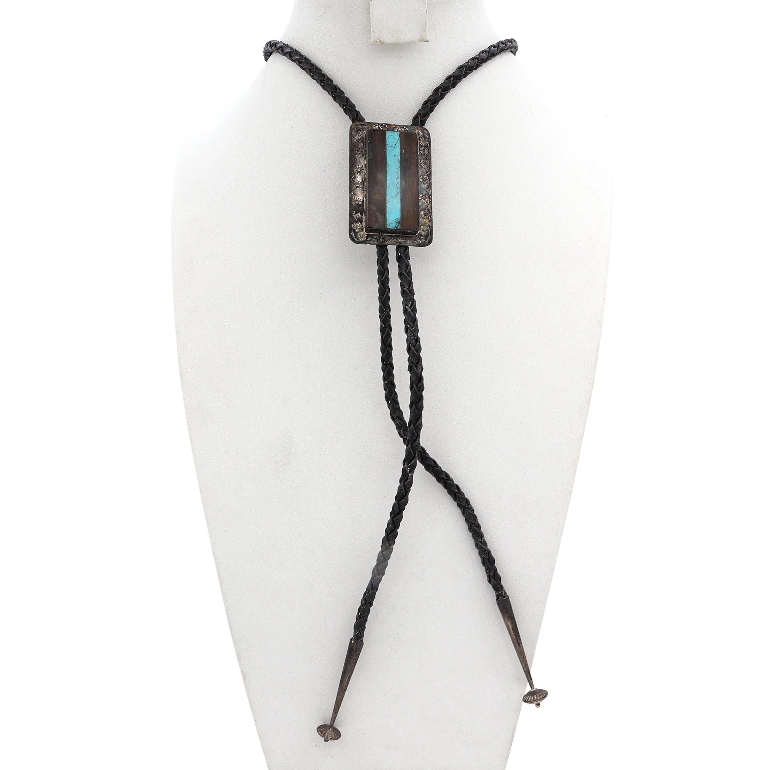 Taglio grezzo Cravatta Bolo d'epoca Navajo in argento sterling con turchese e intarsio di legno in vendita