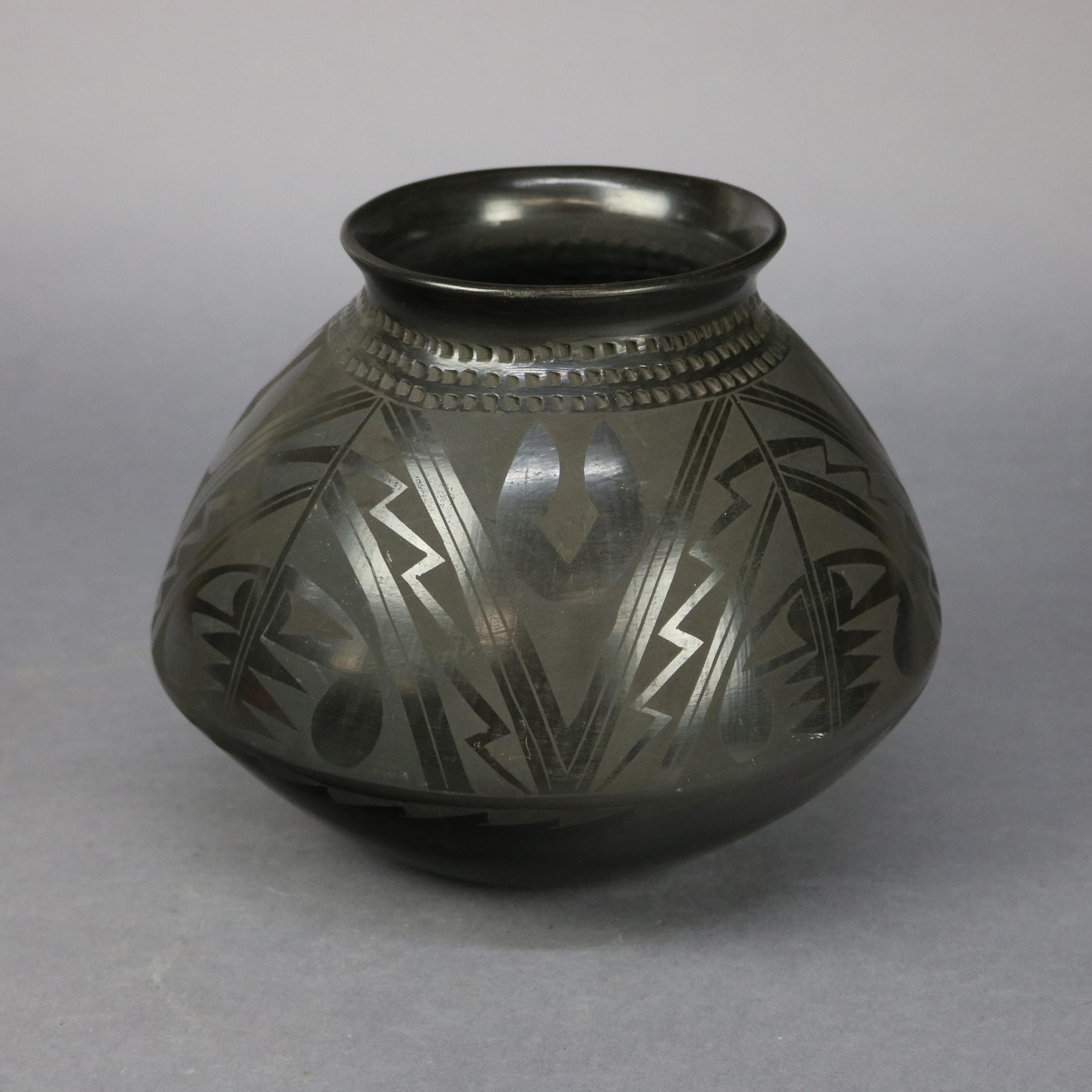 Vintage Native American San Ildefonso Blackware Pottery Olla, circa 1930 In Good Condition In Big Flats, NY