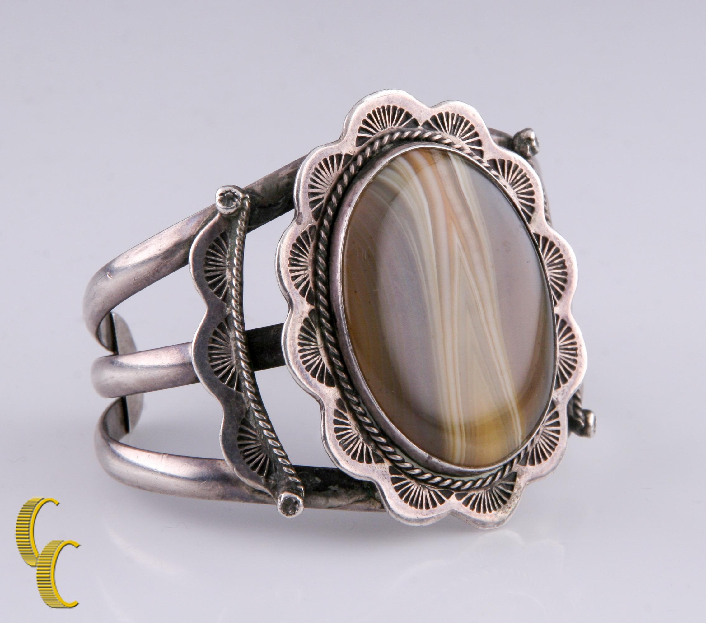 Cabochon Vintage Native American Sterling Silver with Agate Cuff Bracelet, Size 6.25 For Sale