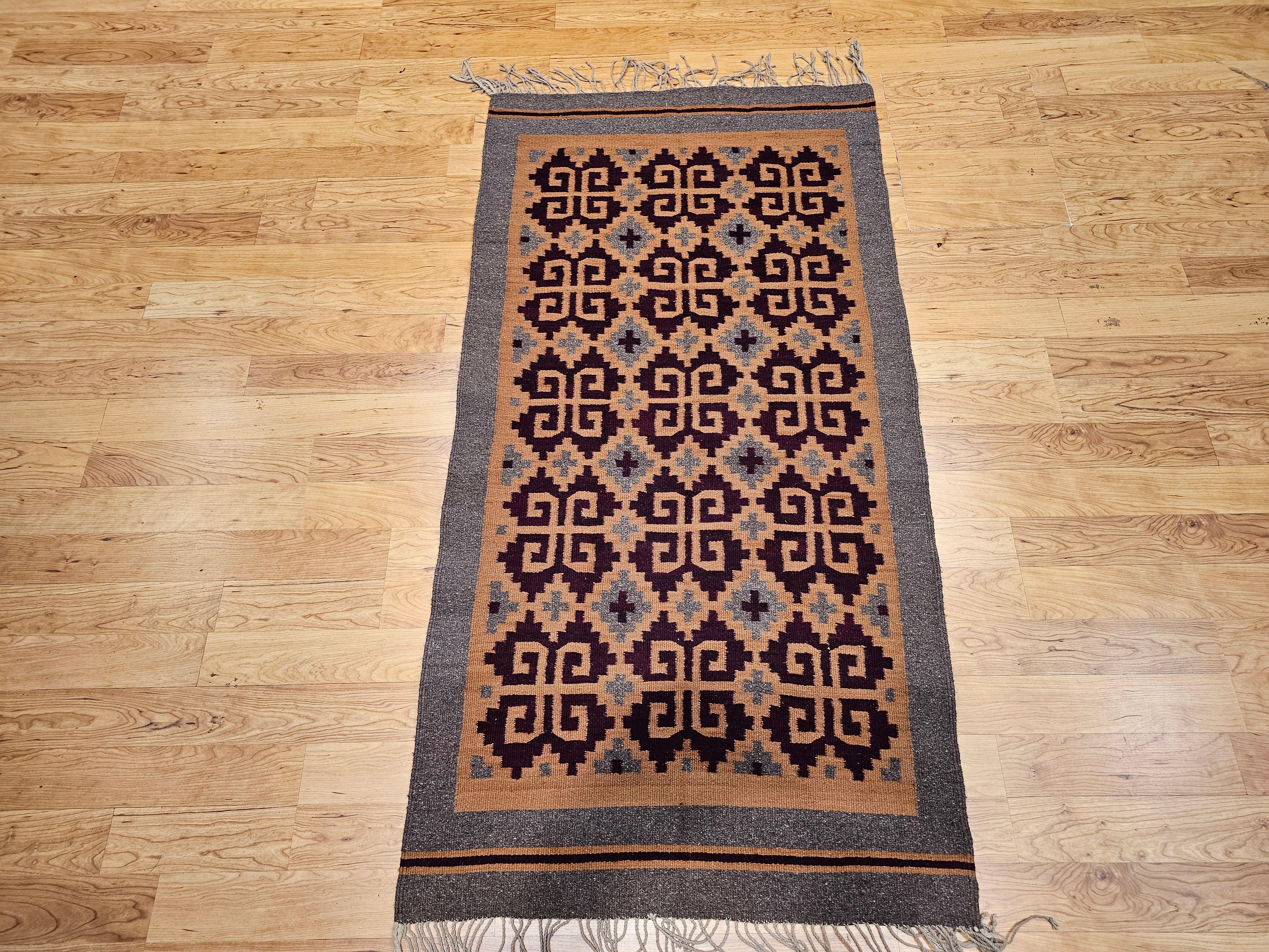 Vintage Native American Navajo Teppich in All-Over-Muster in Camel, Brown & Gray im Angebot 6