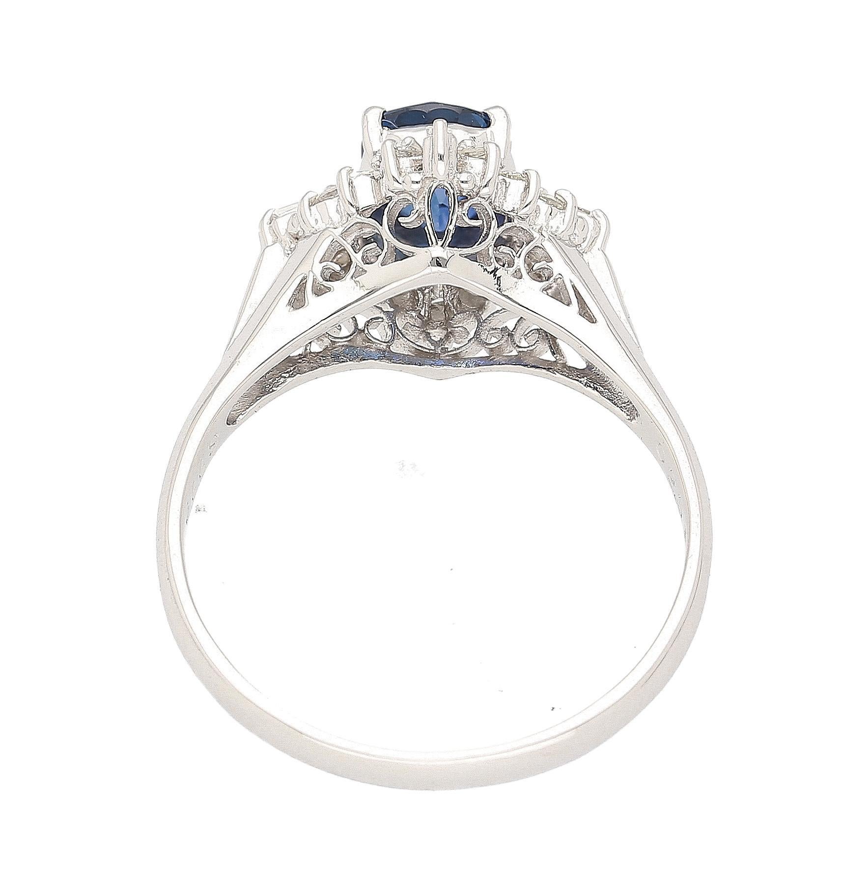 Art Déco Anello vintage in filigrana di platino con zaffiro blu e diamante da 1,19 carati naturali in vendita
