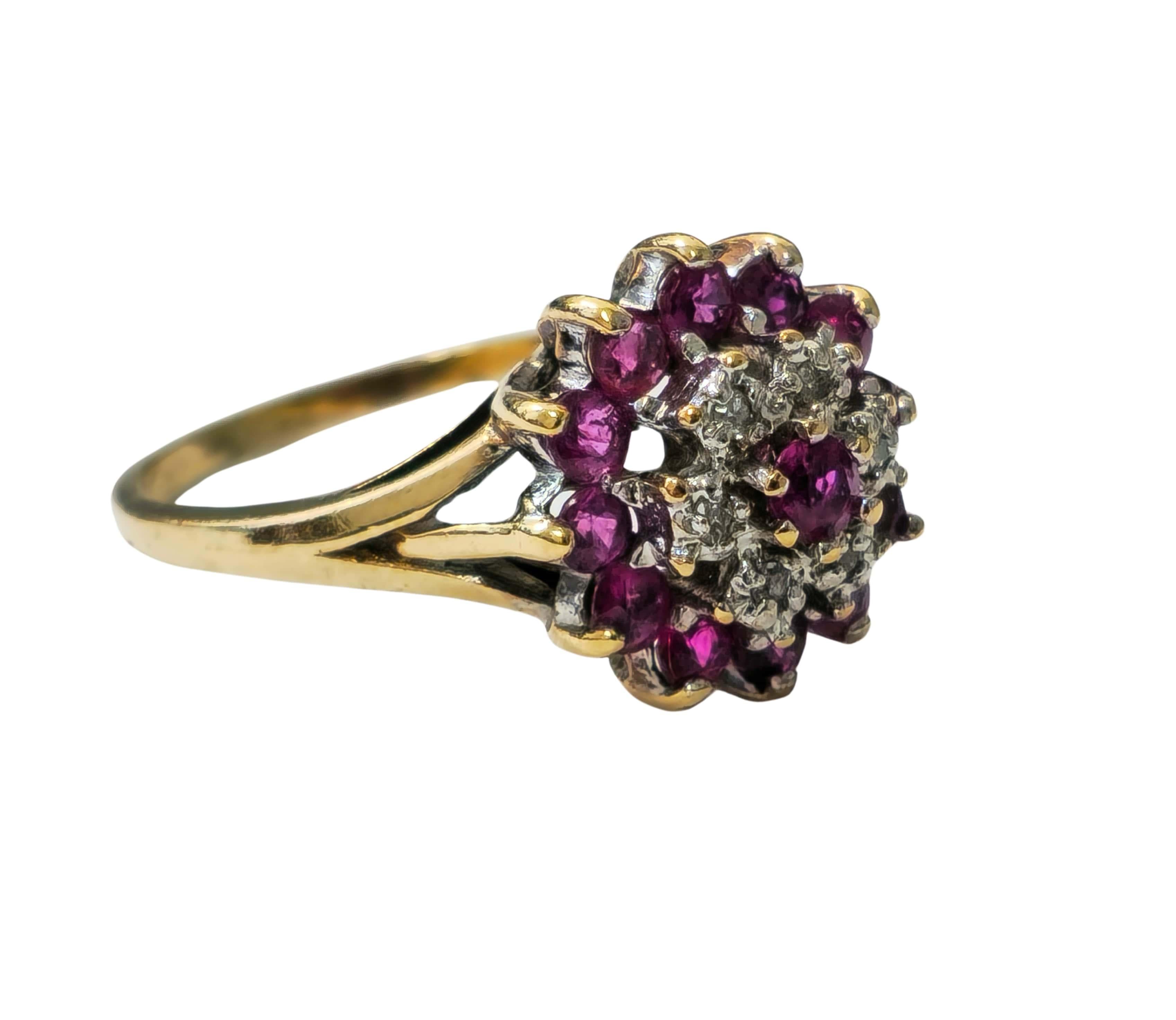 Anillo de cóctel vintage de rubí natural de 1,20 quilates y diamantes Art Decó en venta