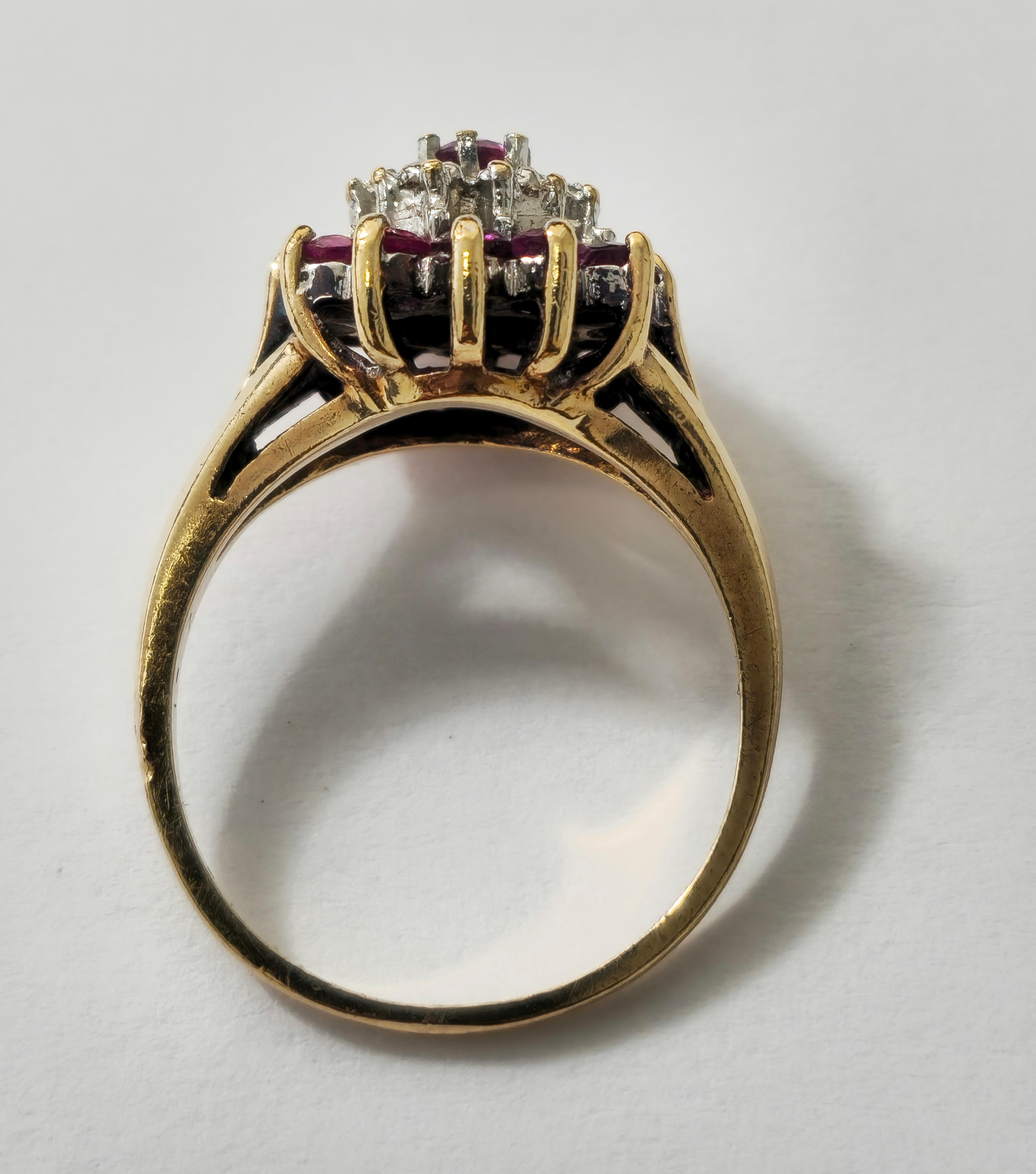 Vintage Natural 1.20 Carat Ruby & Diamond Cocktail Ring in 14k yellow gold In Excellent Condition For Sale In Miami, FL