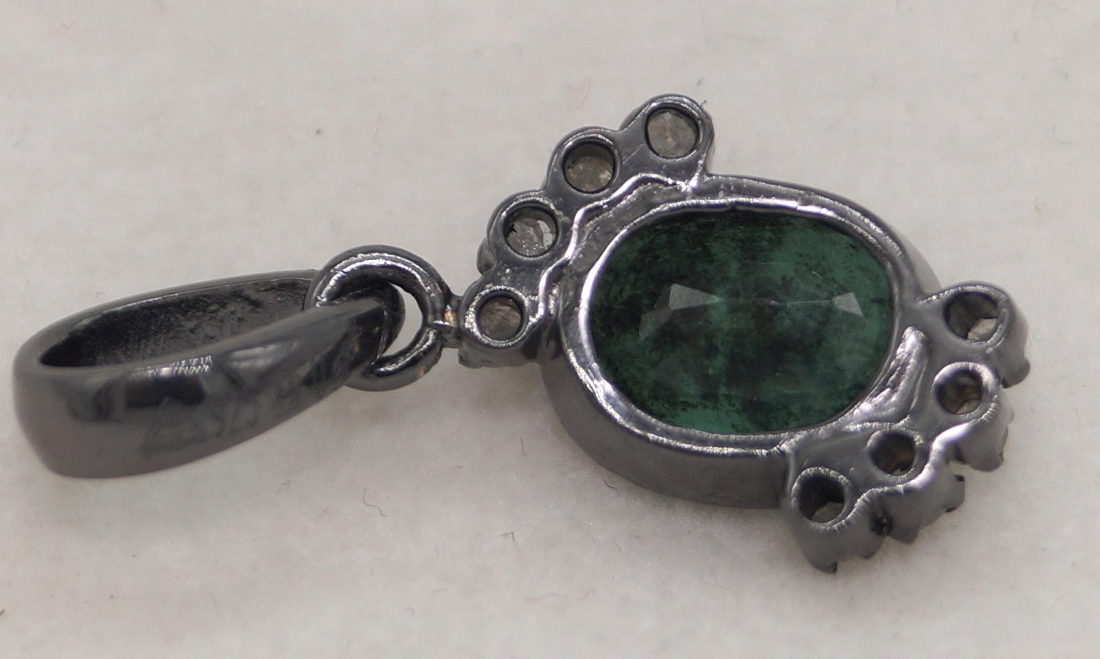 Vintage Natürliche Algen grün zertifiziert Smaragd Diamant 925 Silber schwarz Anhänger im Angebot 2