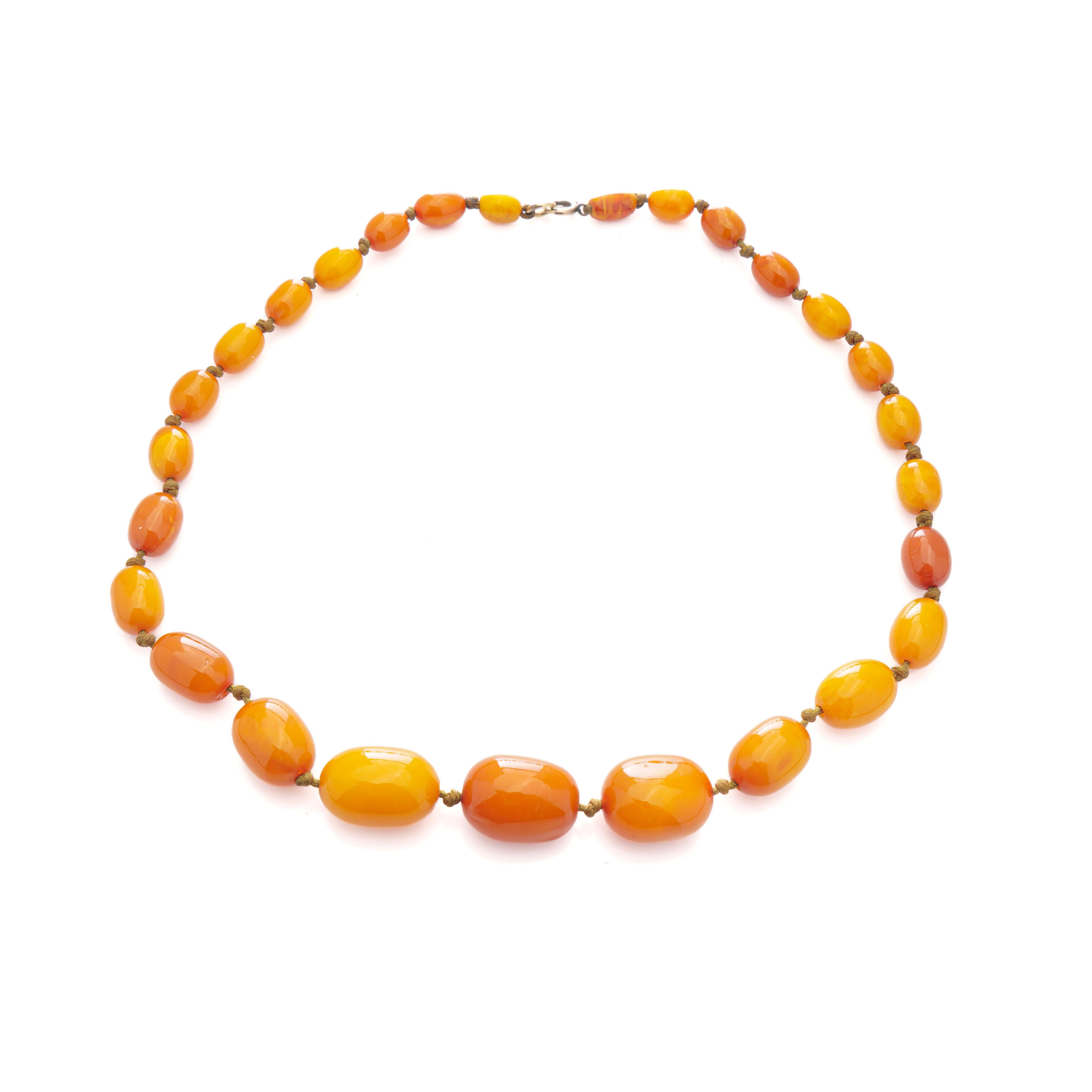 Vintage Natural Baltic Amber bead necklace For Sale 1