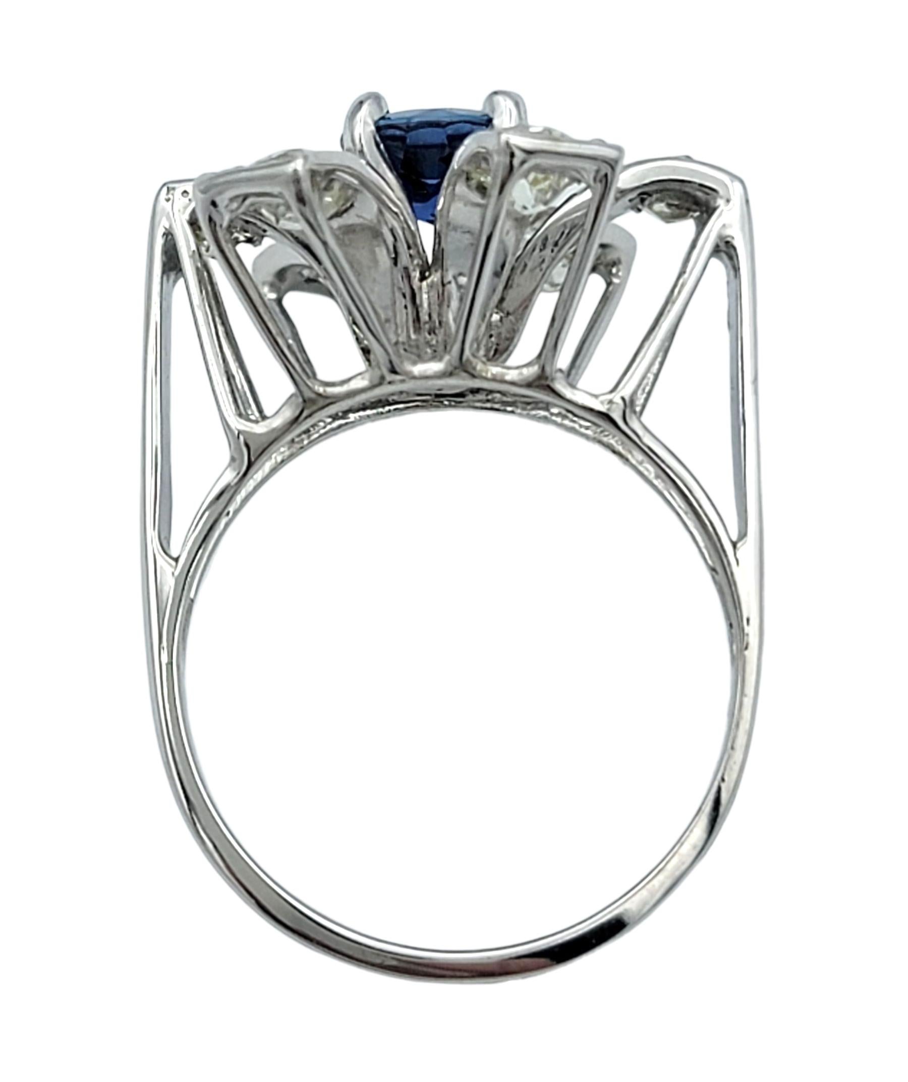 Vintage Natural Blue Sapphire & Old Mine Diamond Starburst Ring in White Gold In Good Condition For Sale In Scottsdale, AZ