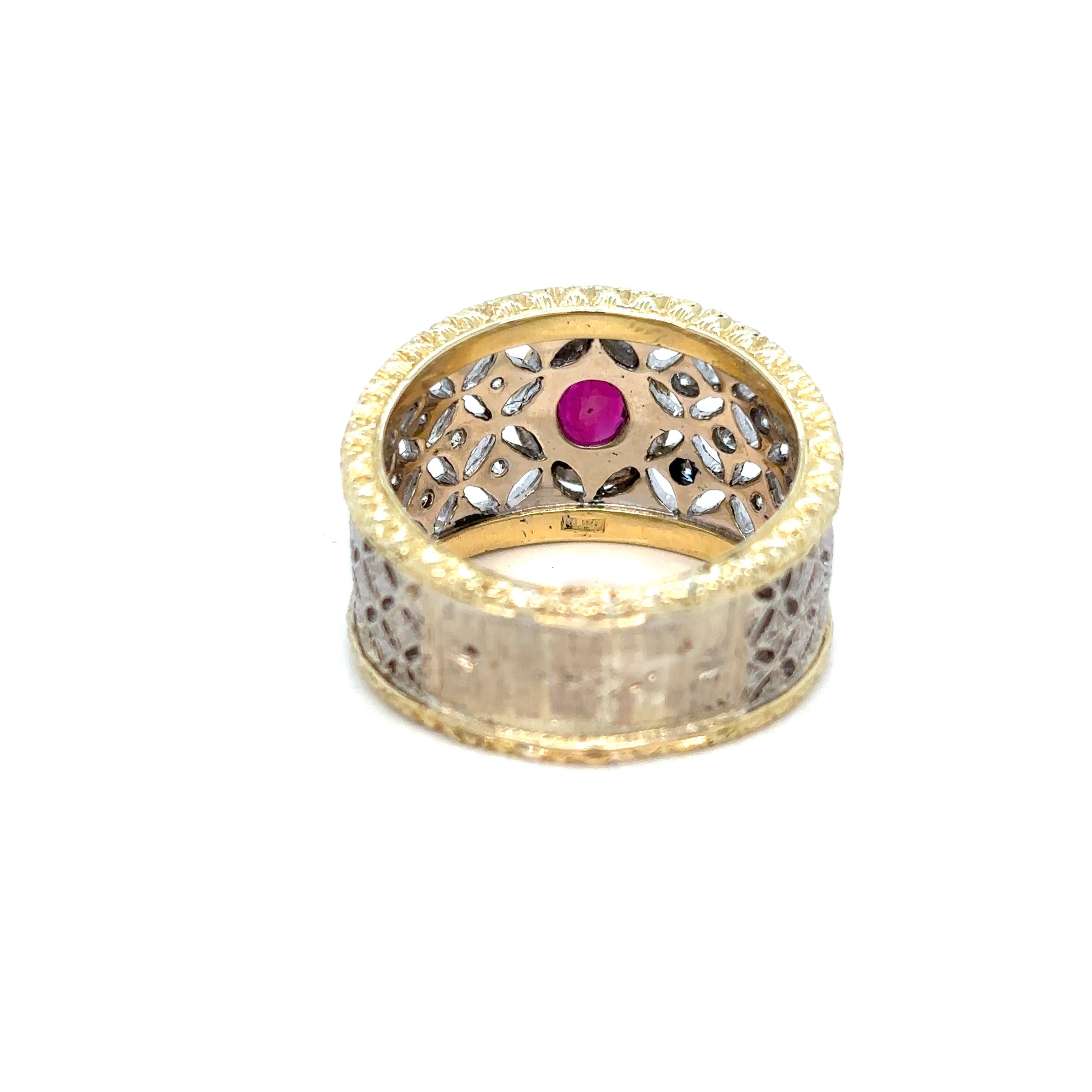 Vintage Natural Burma Ruby Diamond Engraved Gold Ring In Excellent Condition In Napoli, Italy
