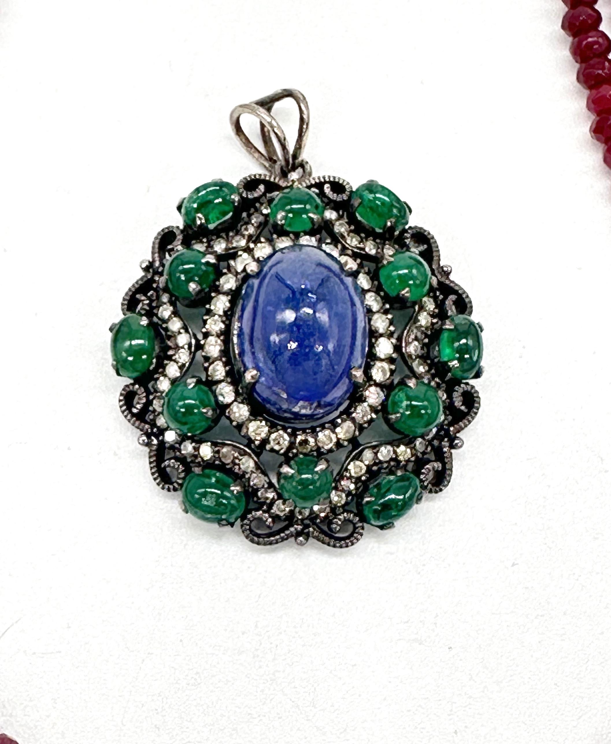 Ciondolo in argento sterling 38 mm con smeraldi cabochon naturali, cianite e diamanti brillanti. in vendita 4