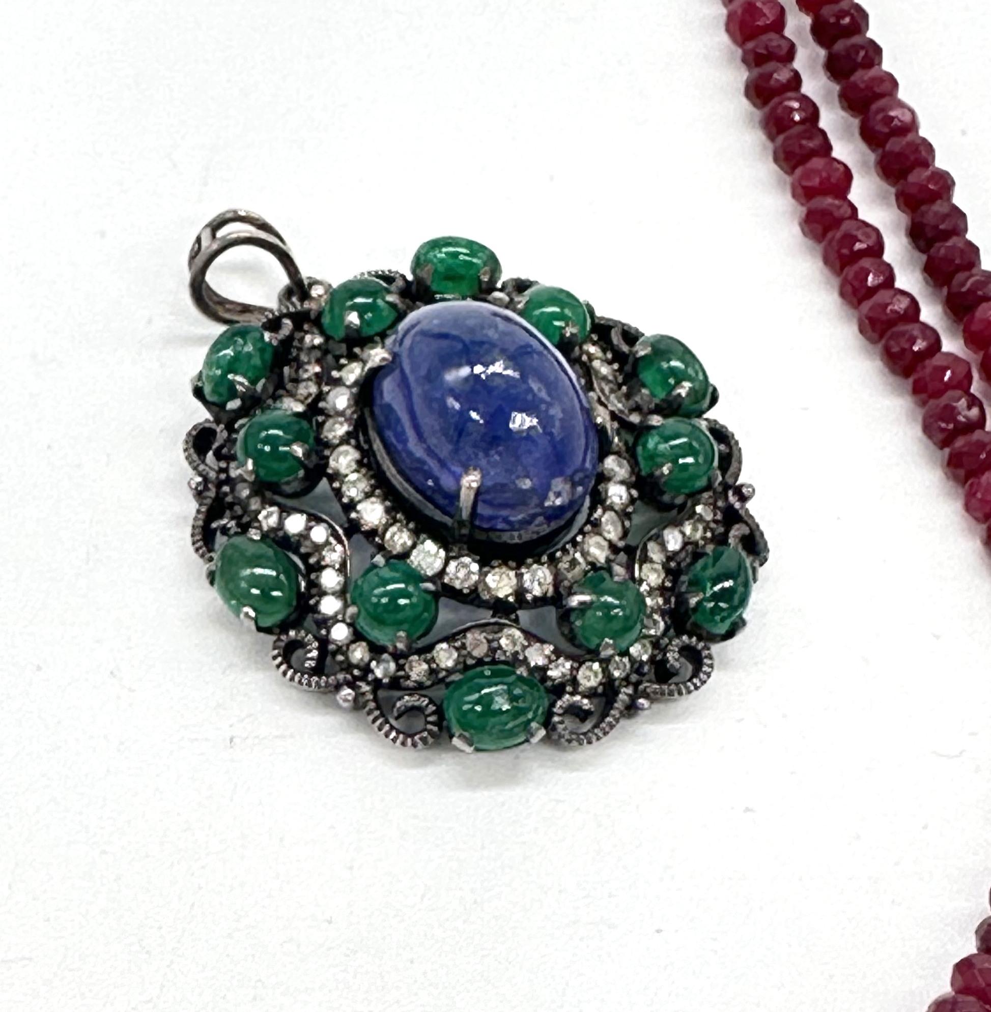 Ciondolo in argento sterling 38 mm con smeraldi cabochon naturali, cianite e diamanti brillanti. in vendita 3