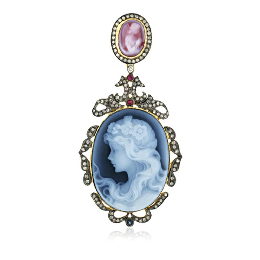 Victorien Boucles d'oreilles pendantes en or 18K avec rubis et diamants en camée naturel Vintage en vente