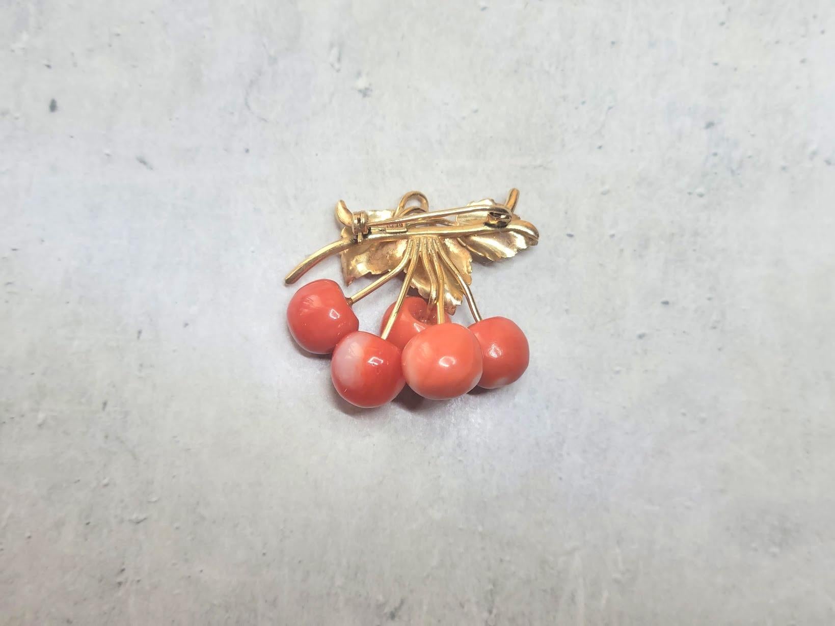 Women's or Men's Vintage Natural Carved Momo Coral Cherry Gold Brooch For Sale