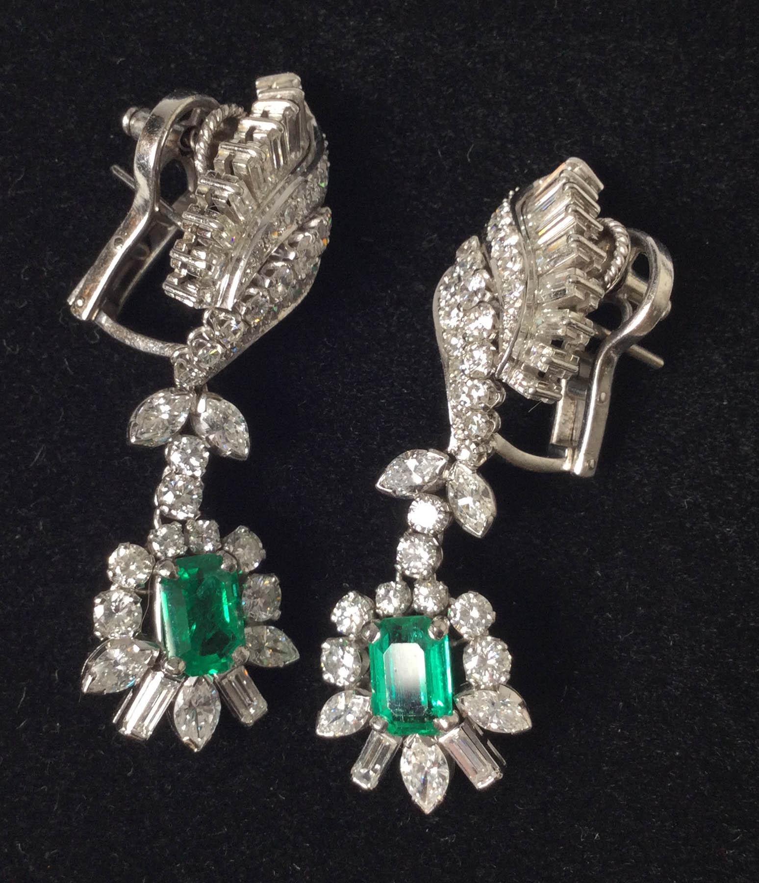 Art Deco Vintage Natural Columbian Emerald and Diamond 18k White Gold Earrings For Sale
