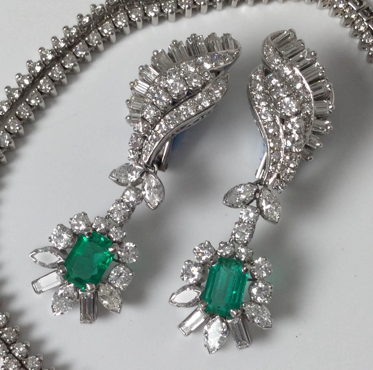 Vintage Natural Columbian Emerald and Diamond 18k White Gold Earrings In Excellent Condition For Sale In Lambertville, NJ